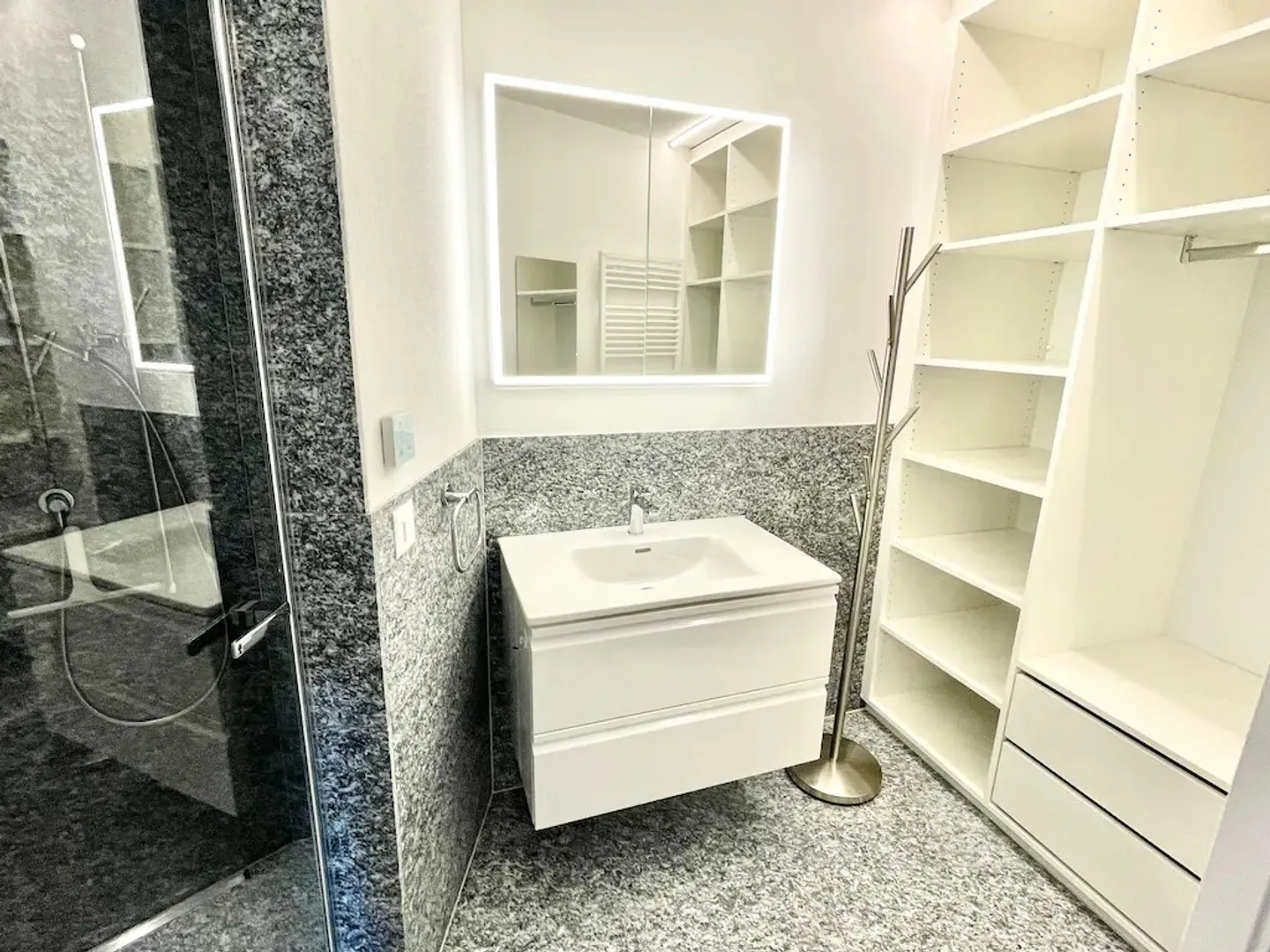 Appartamento in affitto - Foto 5 di 10