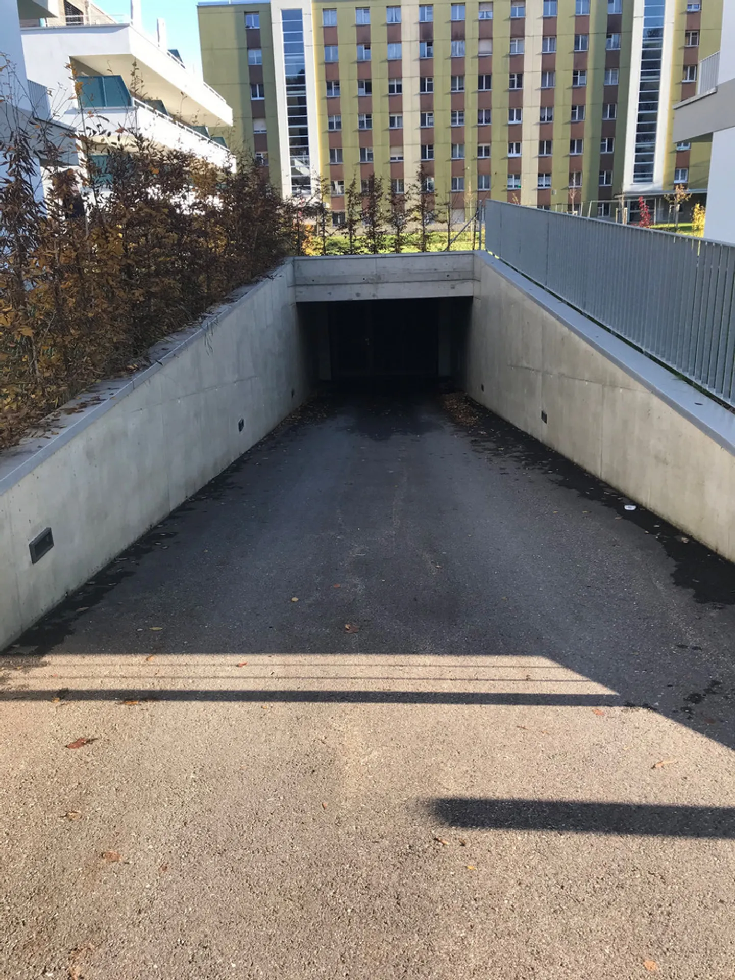 Parcheggio interno in affitto - Foto 2 di 6