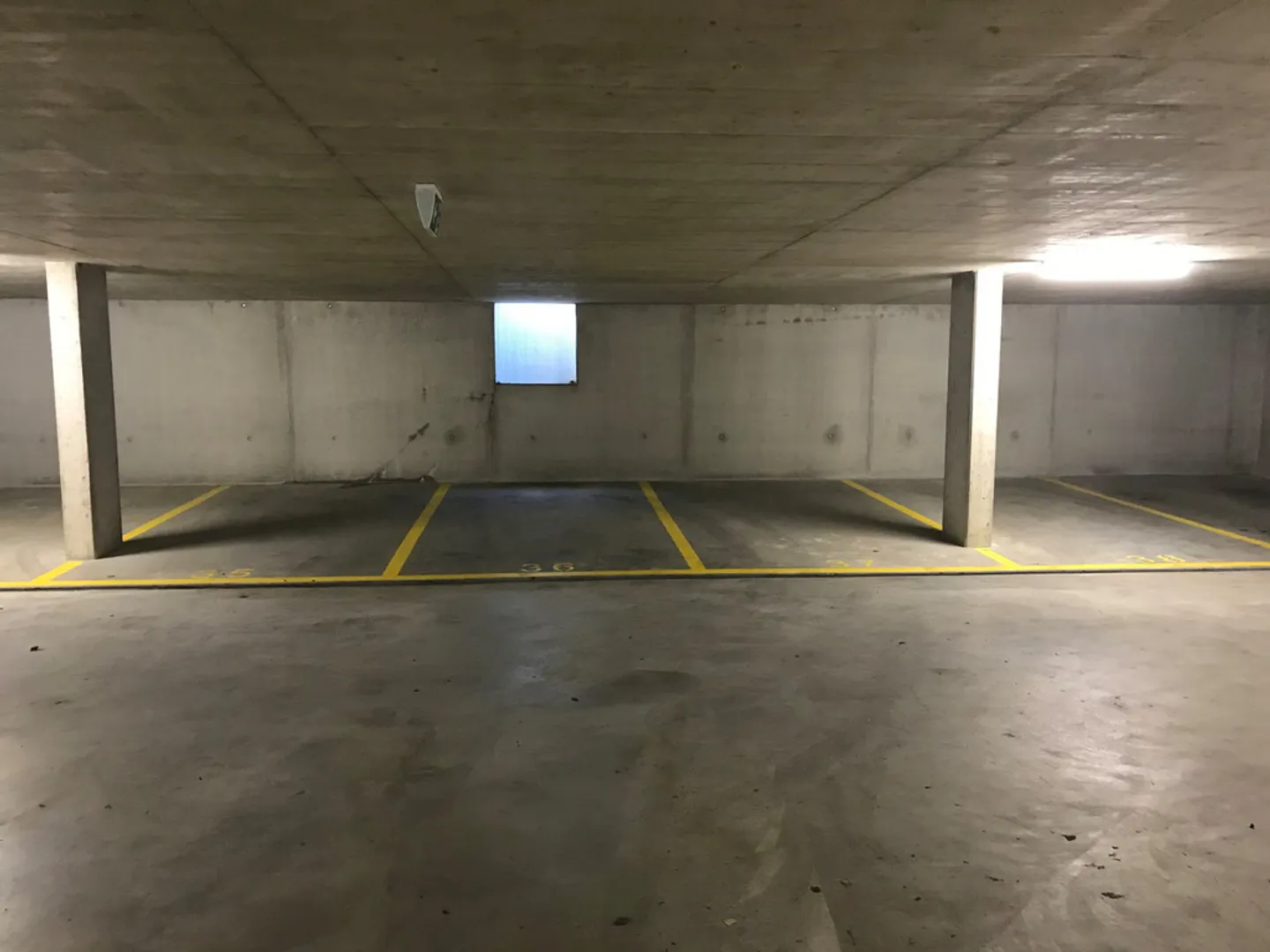 Parcheggio interno in affitto - Foto 5 di 6