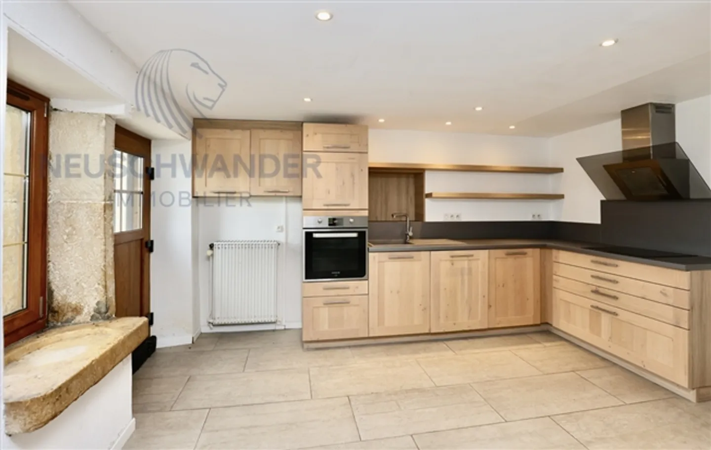 Base price CHF 200,000 Saturday, October 25 from 1:30 PM - Photo 6 of 13