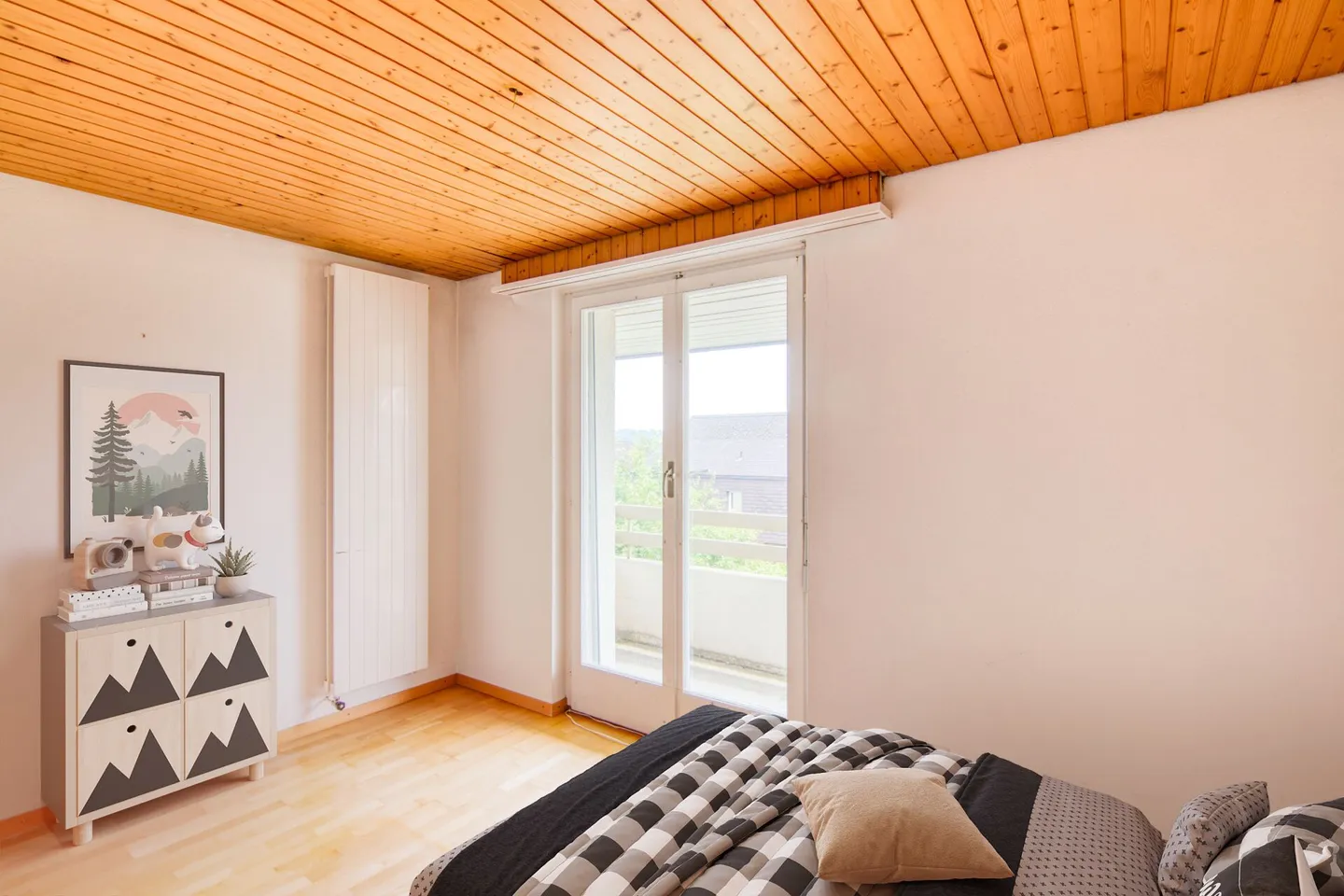 Maison individuelle de 6,5 pièces située au calme à Meikirch avec intimité et espace pour plusieurs véhicules - Photo 14 sur 34