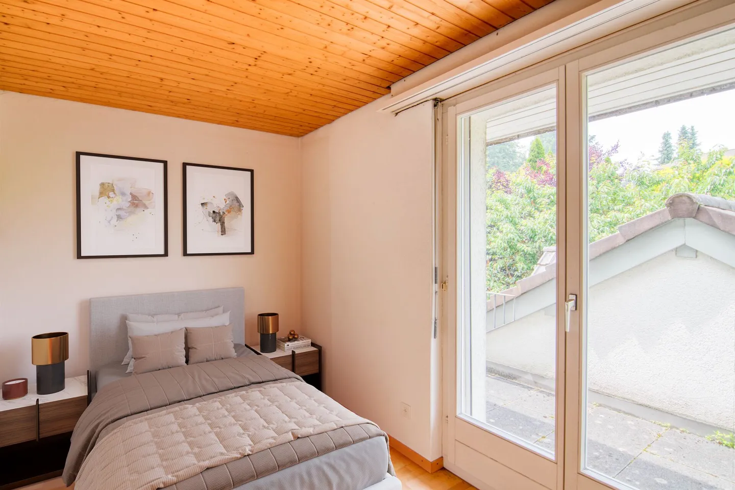 Maison individuelle de 6,5 pièces située au calme à Meikirch avec intimité et espace pour plusieurs véhicules - Photo 17 sur 34