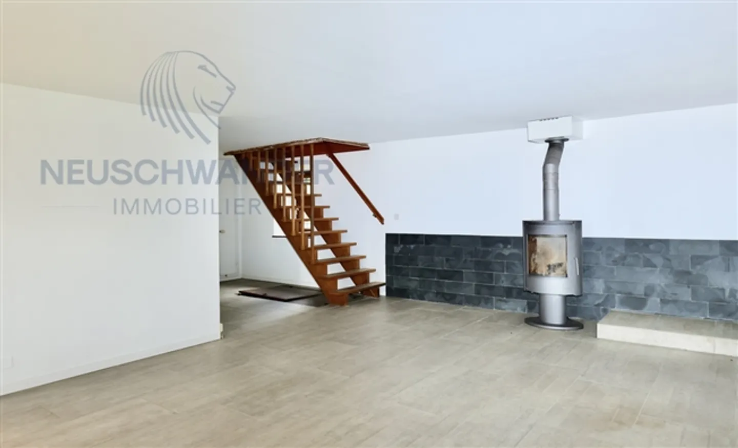 Base price CHF 200,000 Saturday, October 25 from 1:30 PM - Photo 8 of 13