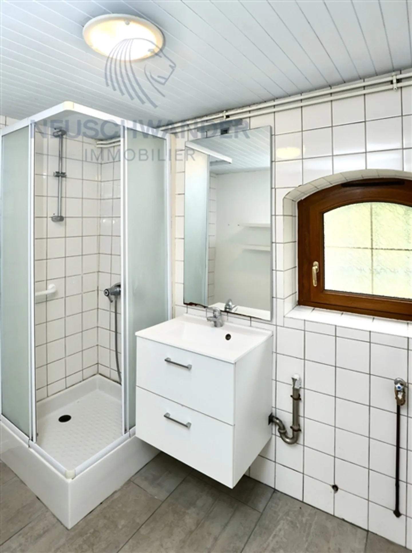 Base price CHF 200,000 Saturday, October 25 from 1:30 PM - Photo 9 of 13