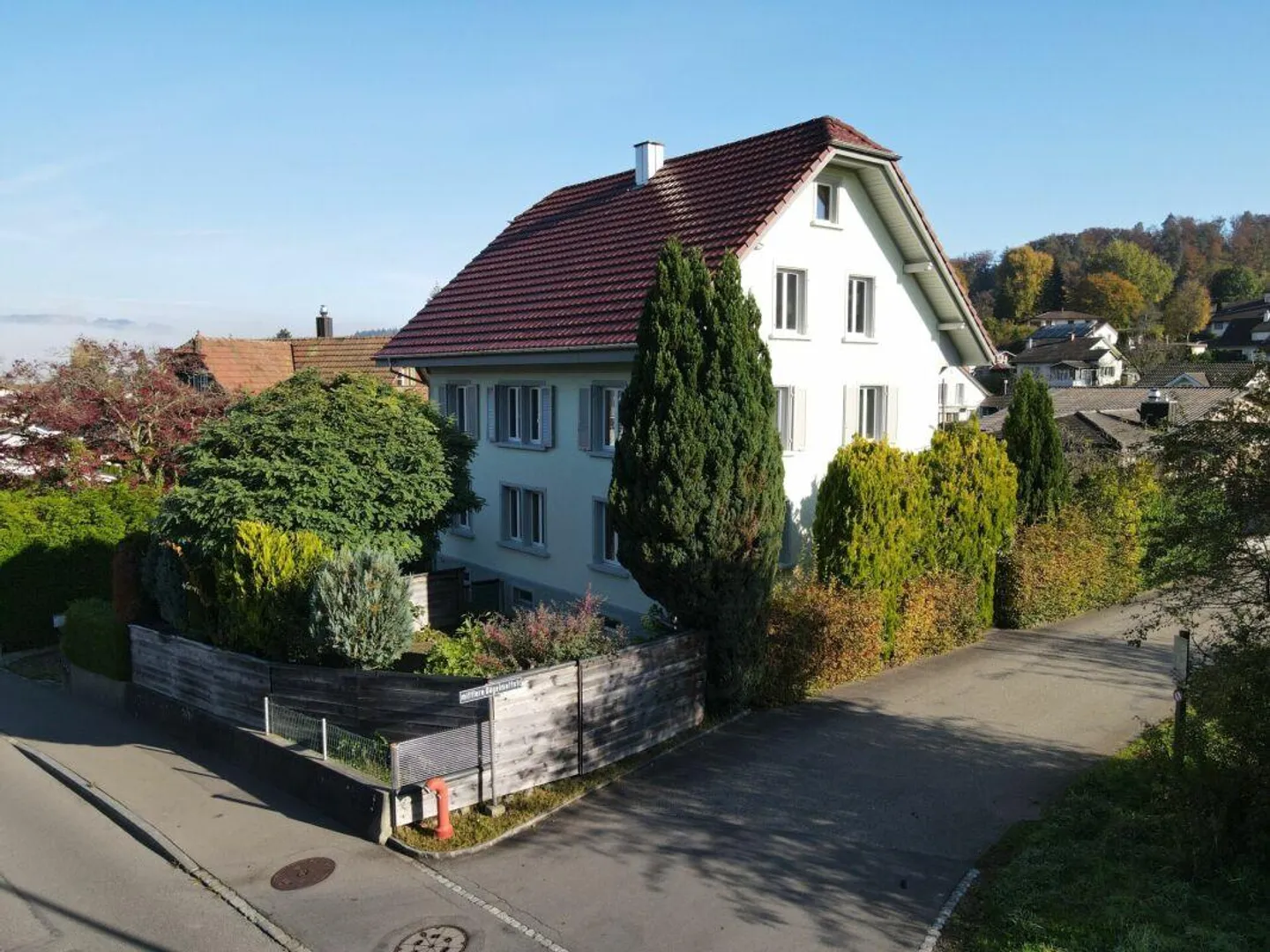 Maison bifamiliale avec garage - Photo 2 sur 24