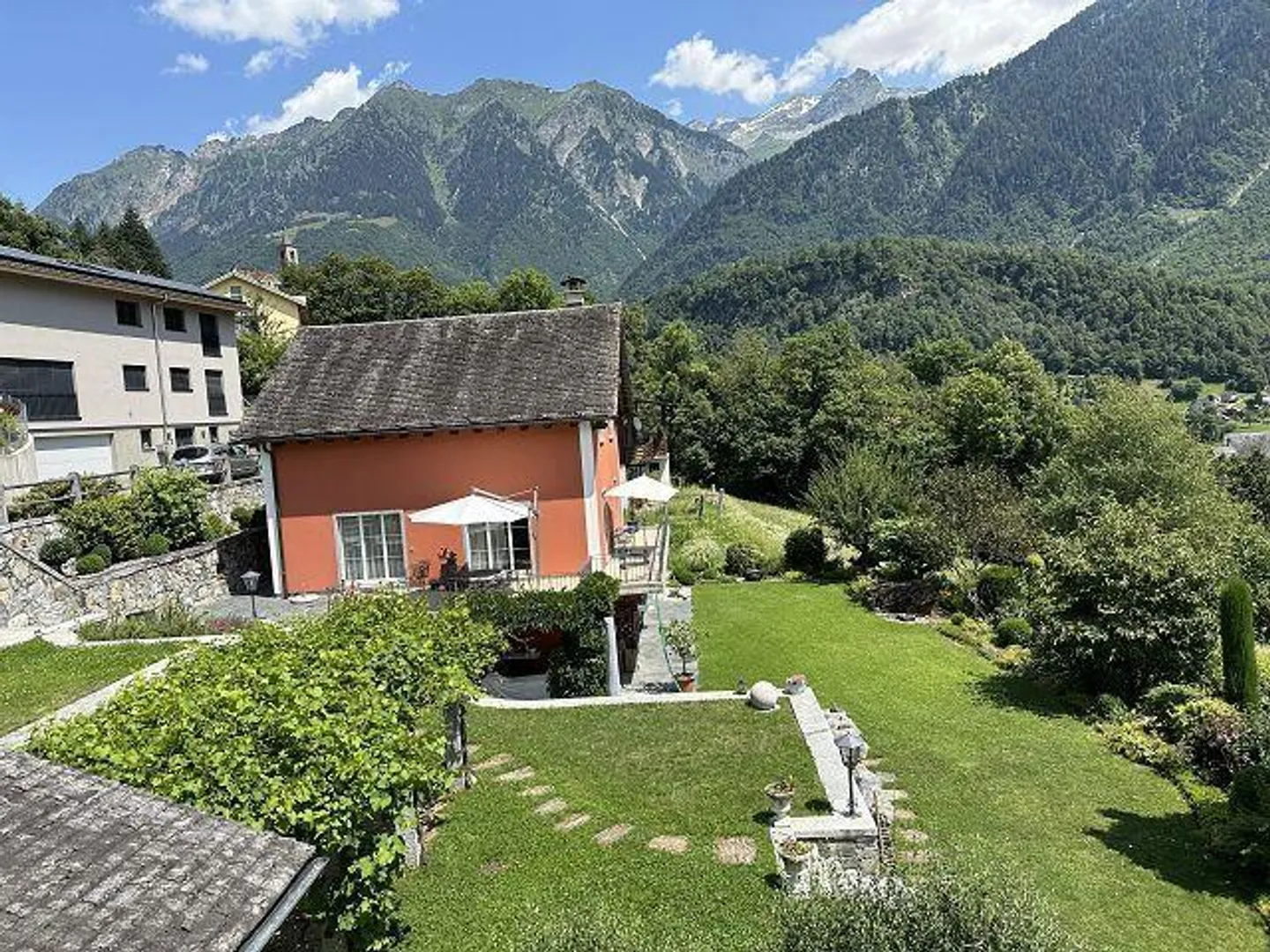 Villa di 6 1/2 locali molto soleggiata, tranquilla e bella vista - Foto 24 di 28