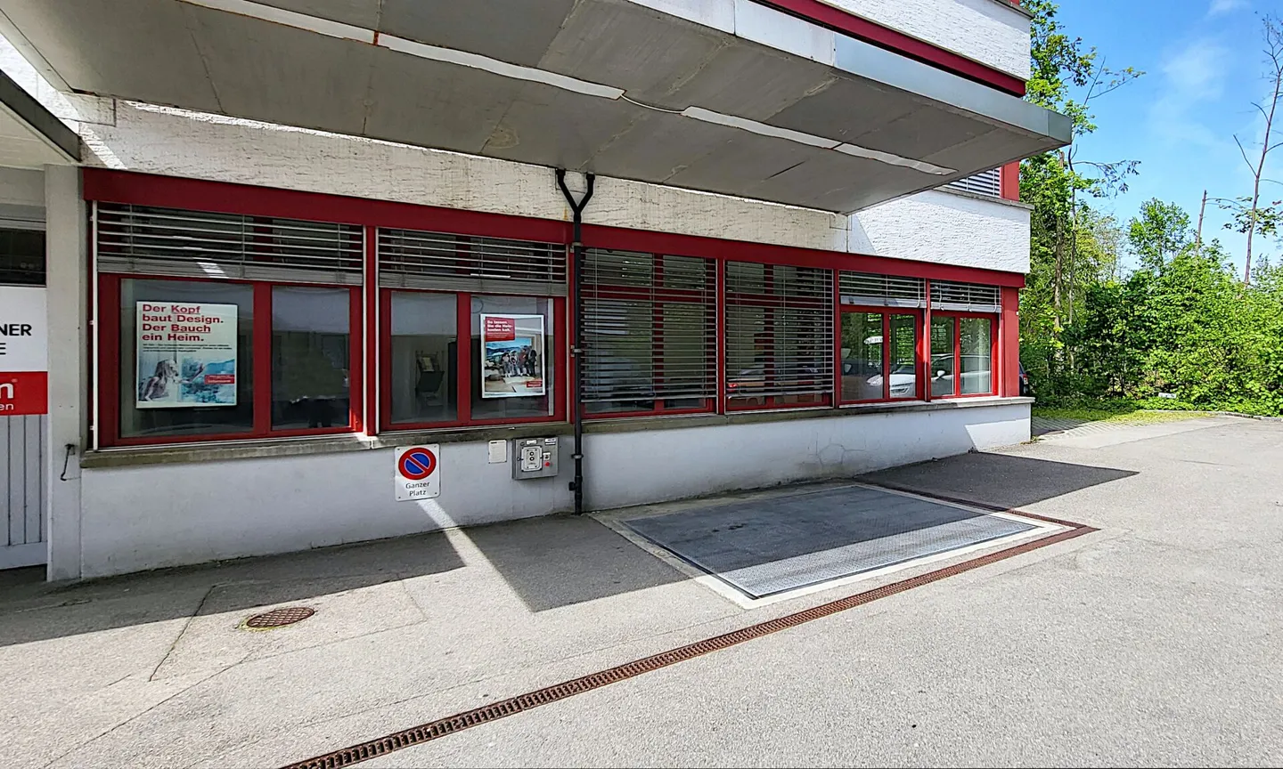 3 Piani in fila - Spazio commerciale/ufficio con potenziale! - Foto 11 di 14