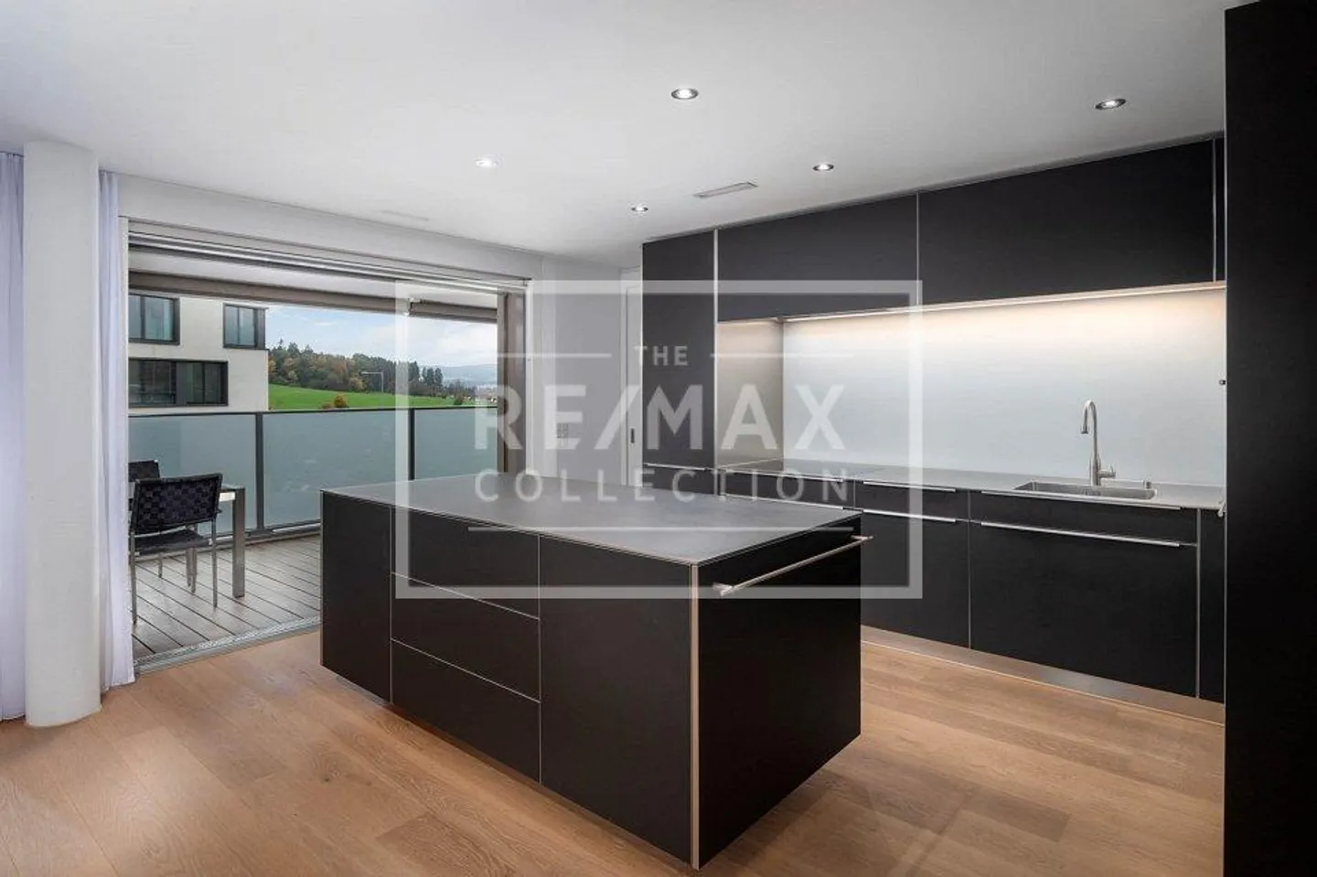 Noble 4.5-room apartment with designer kitchen in the tax-friendly Cham - Photo 5 of 13