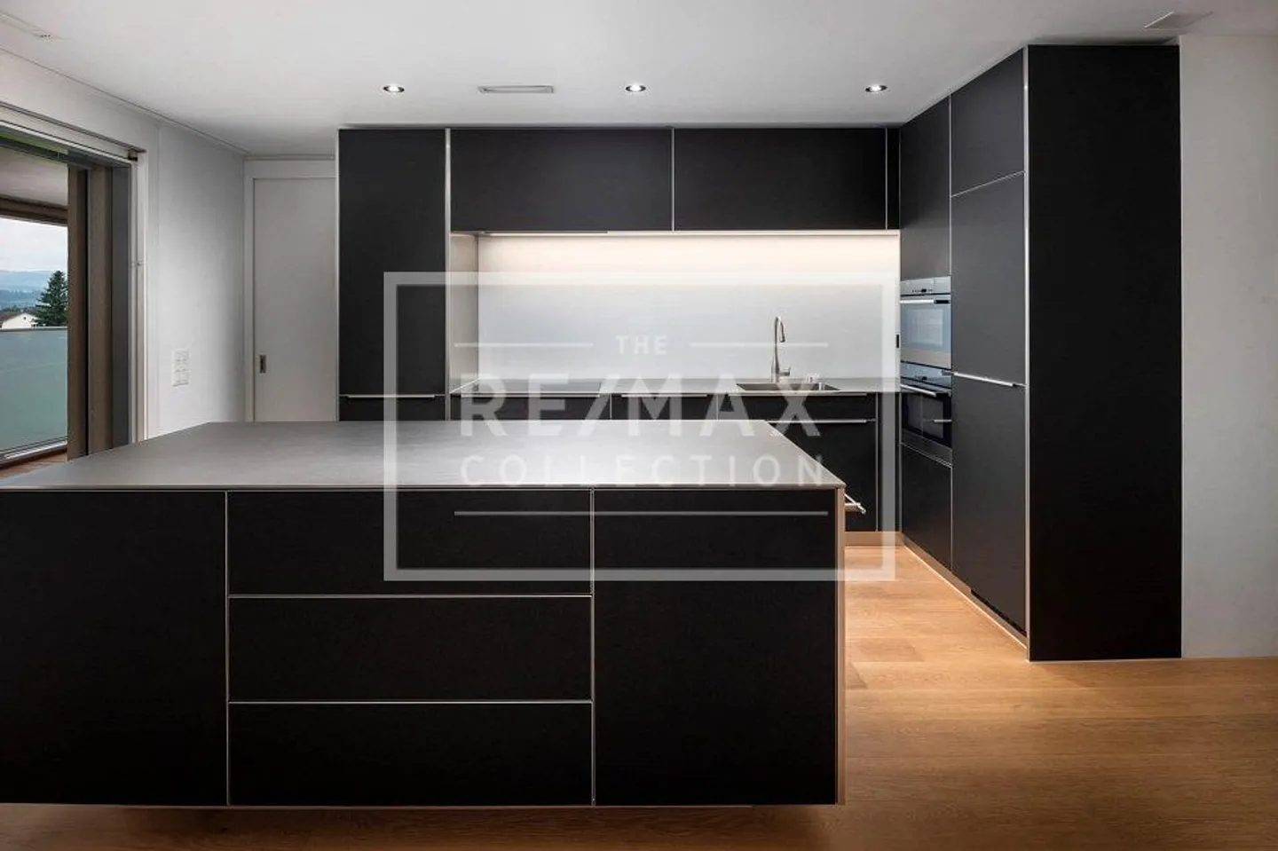 Noble 4.5-room apartment with designer kitchen in the tax-friendly Cham - Photo 9 of 13