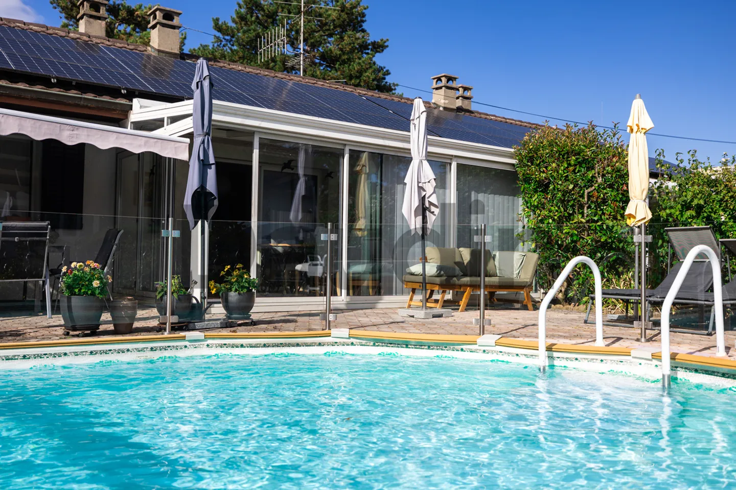 Semi-detached house with 5.5 rooms in a green setting - Photo 1 of 10