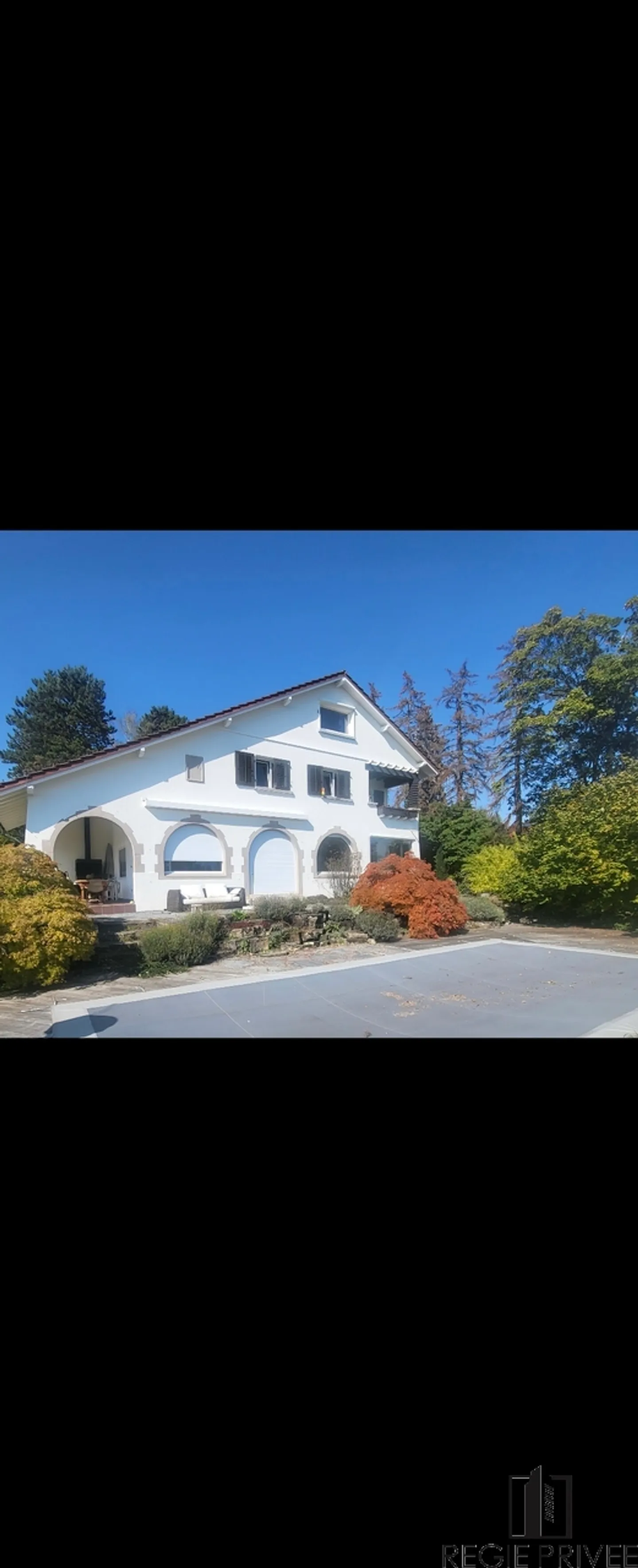 Splendida casa indipendente con piscina, ampio giardino e vista lago - Foto 1 di 12