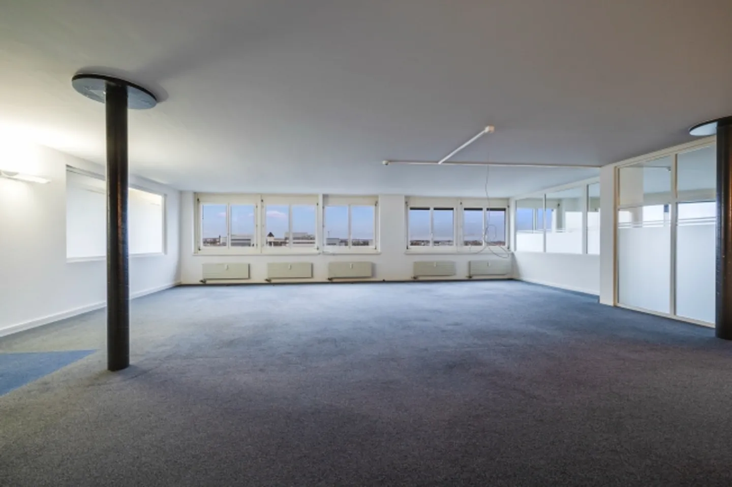 Bureaux prêts à emménager avec vue de rêve - travailler directement sur le Rhin - Photo 5 sur 6