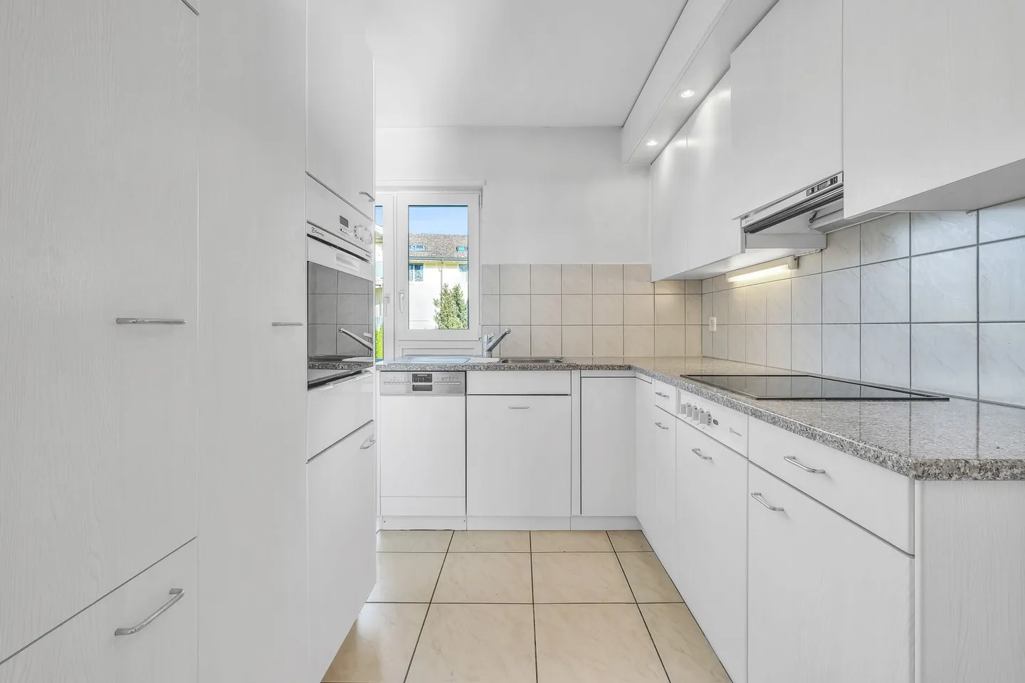 Exklusive Wohnlage für höchste Ansprüche 83m2 3 1/2 Zimmerwohnung - Foto 6 von 14