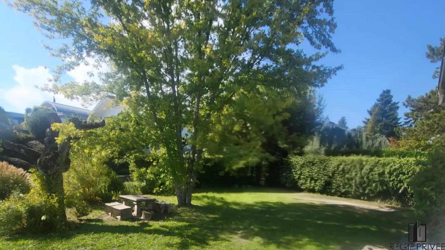 Splendida casa indipendente con piscina, ampio giardino e vista lago - Foto 5 di 12