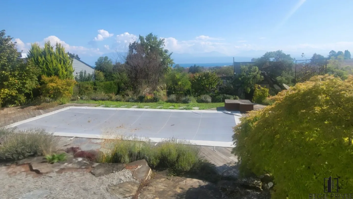 Splendida casa indipendente con piscina, ampio giardino e vista lago - Foto 6 di 12