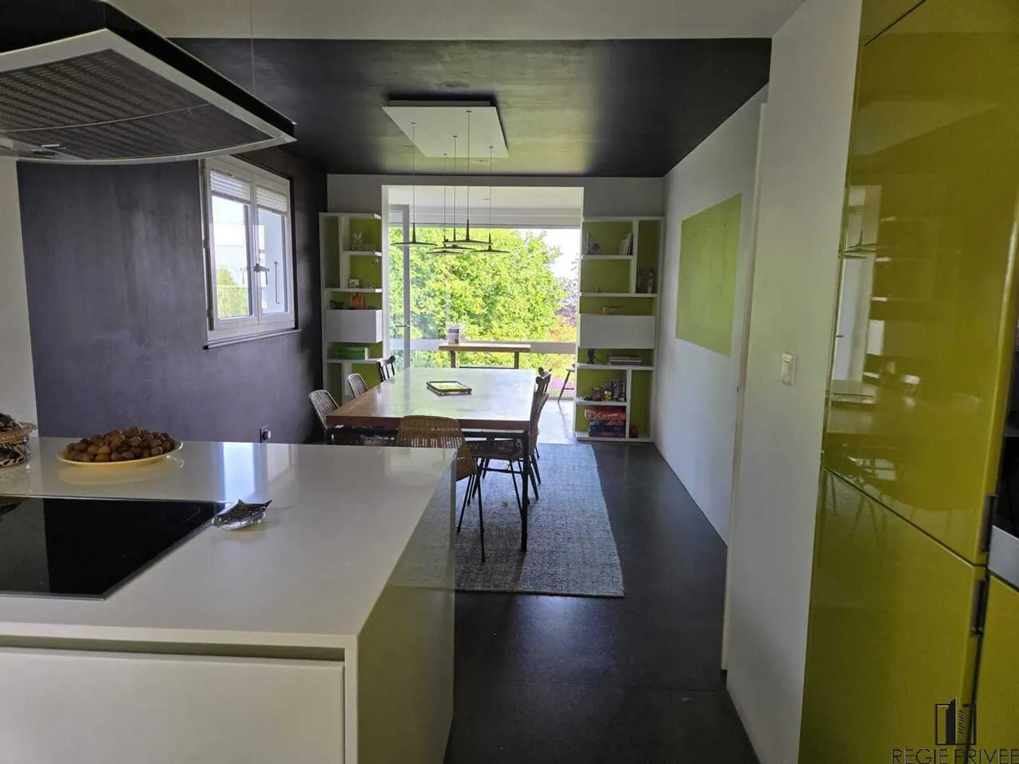 Splendida casa indipendente con piscina, ampio giardino e vista lago - Foto 8 di 12