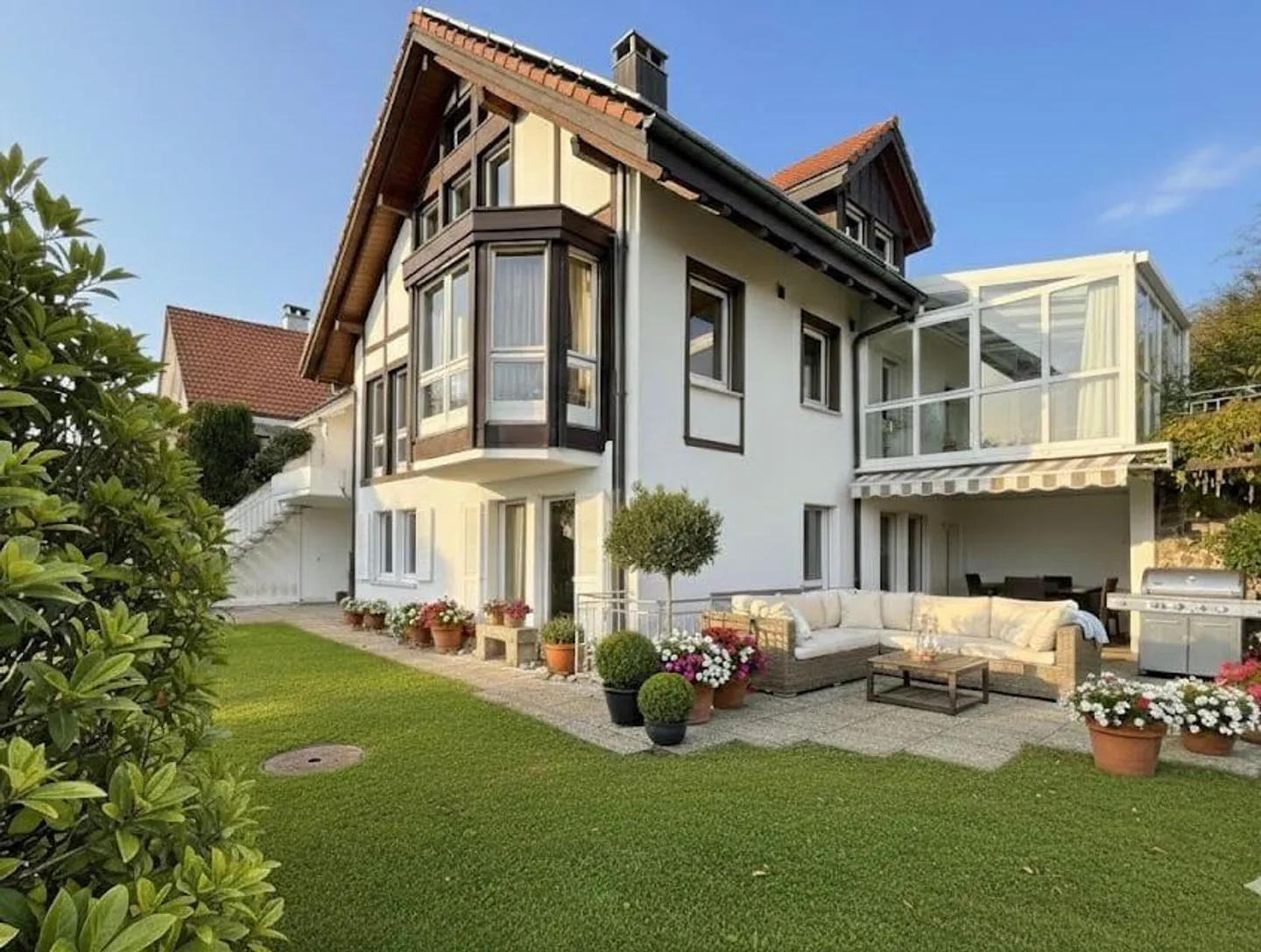 6.5 Room Semi-Detached House with Panoramic View in Mettmenstetten - Photo 4 of 12