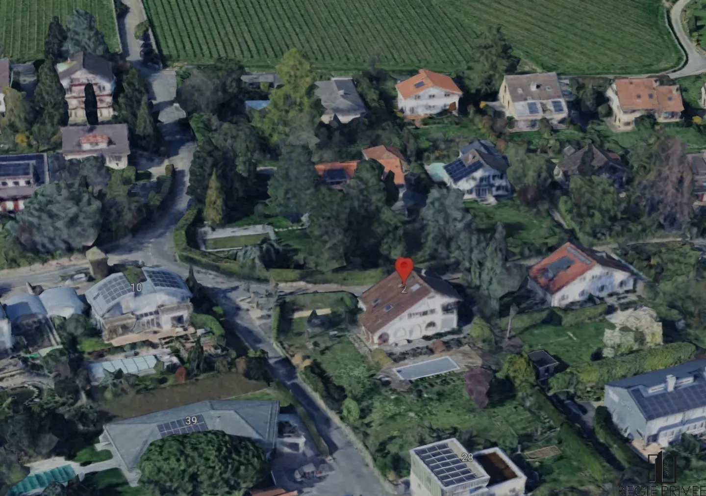 Splendida casa indipendente con piscina, ampio giardino e vista lago - Foto 11 di 12