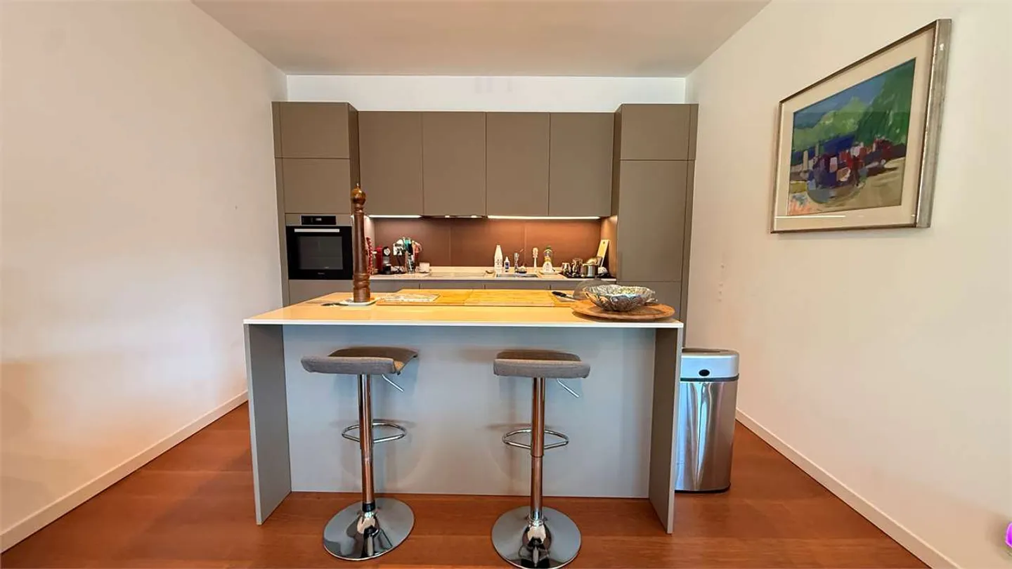 Appartement exclusif de 3,5 pièces avec grande terrasse et vue sur le lac - Photo 6 sur 16