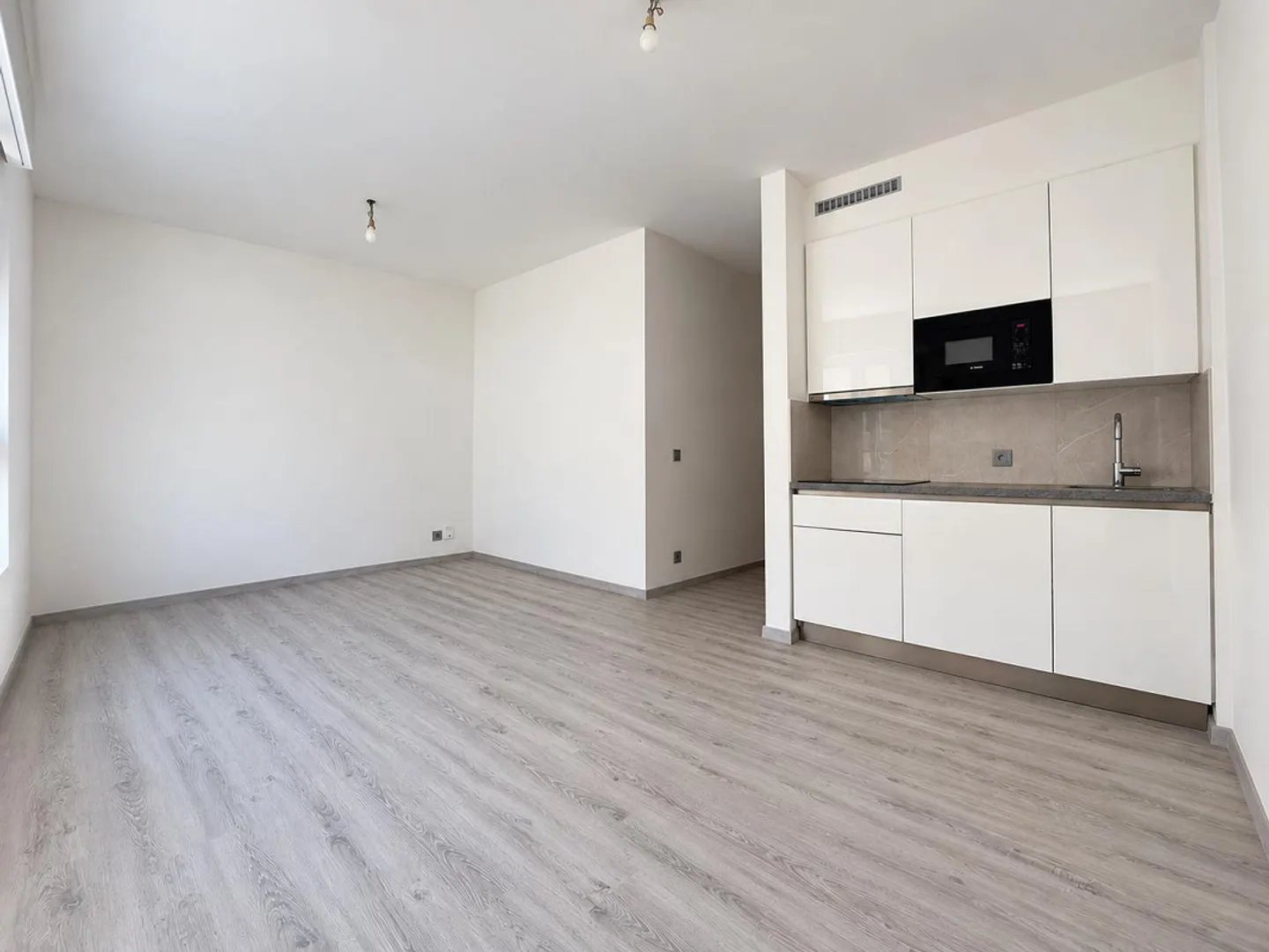 1,5 Zimmer komplett renoviert in Lugano - ZENTRALE GEGEN - Foto 2 von 6