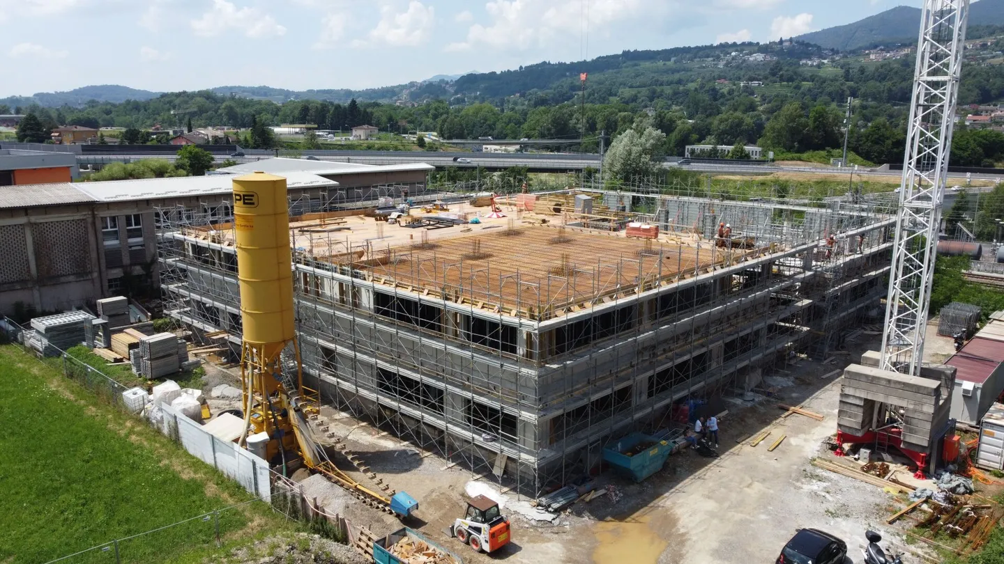 À louer diverses surfaces dans un bâtiment industriel - Photo 1 sur 5