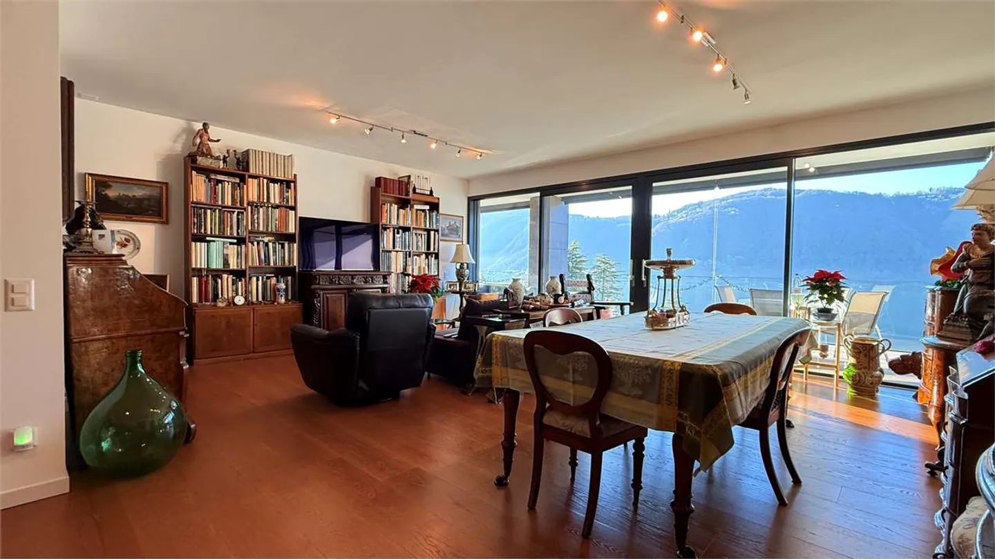 Appartement exclusif de 3,5 pièces avec grande terrasse et vue sur le lac - Photo 4 sur 16