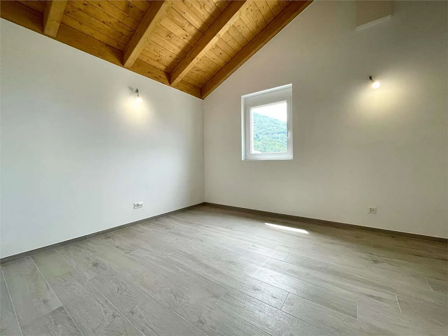 Stupenda villetta 4.5 locali immersa nel verde - Foto 6 di 10