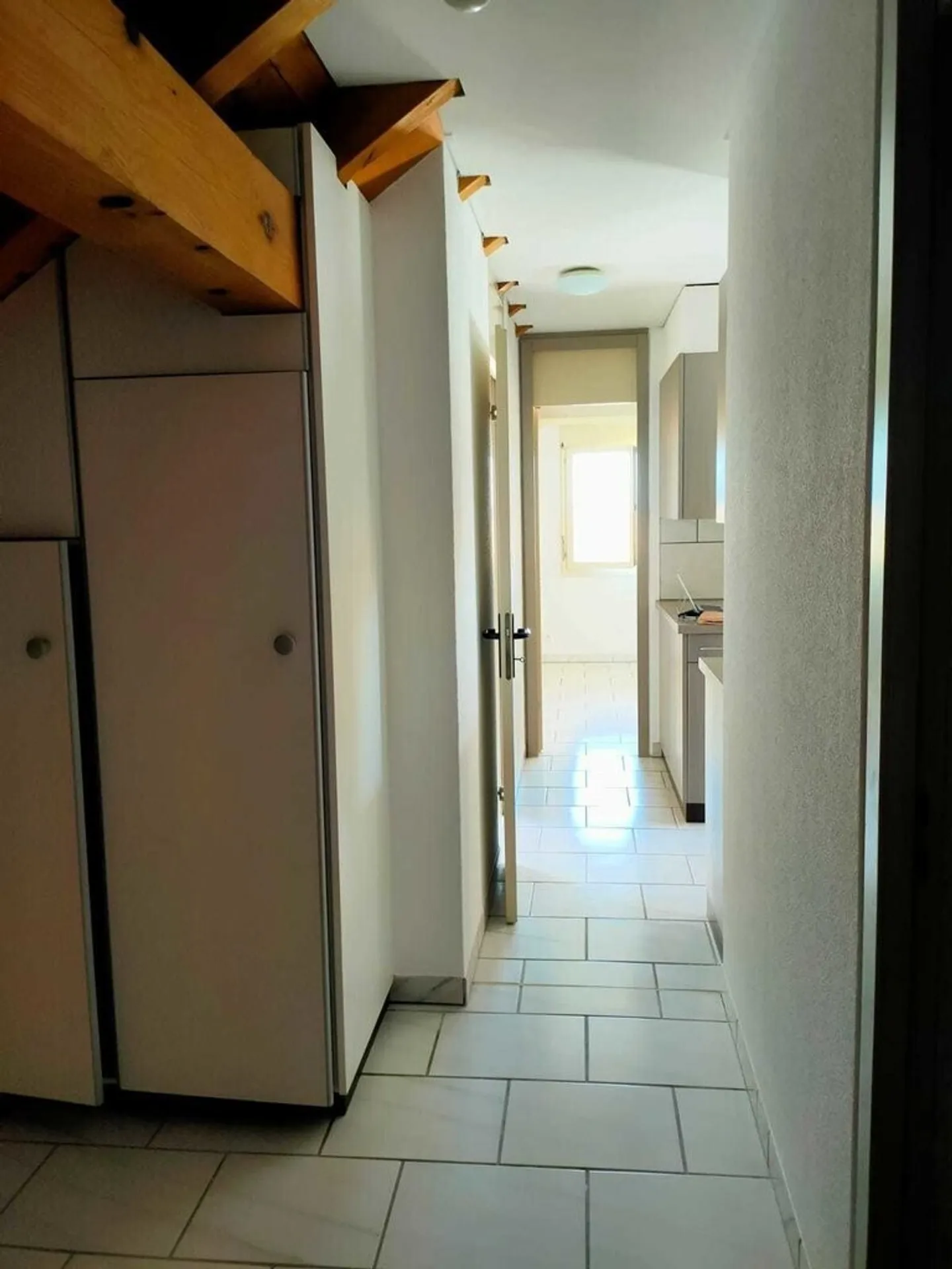 Opportunité unique ! Bel appartement dans un quartier idyllique ! - Photo 2 sur 7