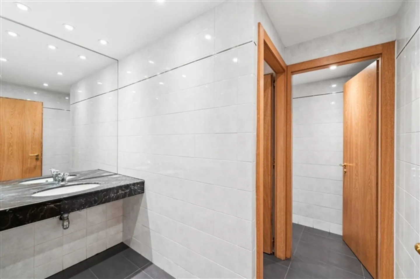 Belles zones à louer à Malagnou - Photo 16 sur 16