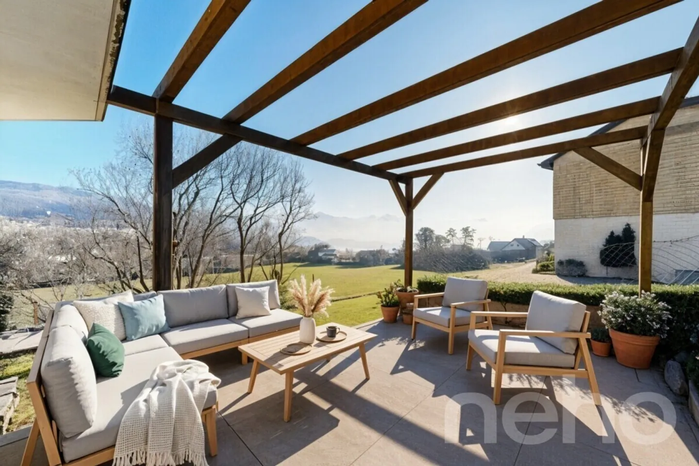 Individual villa with unobstructed view of the Alps and the lake - Photo 2 of 12