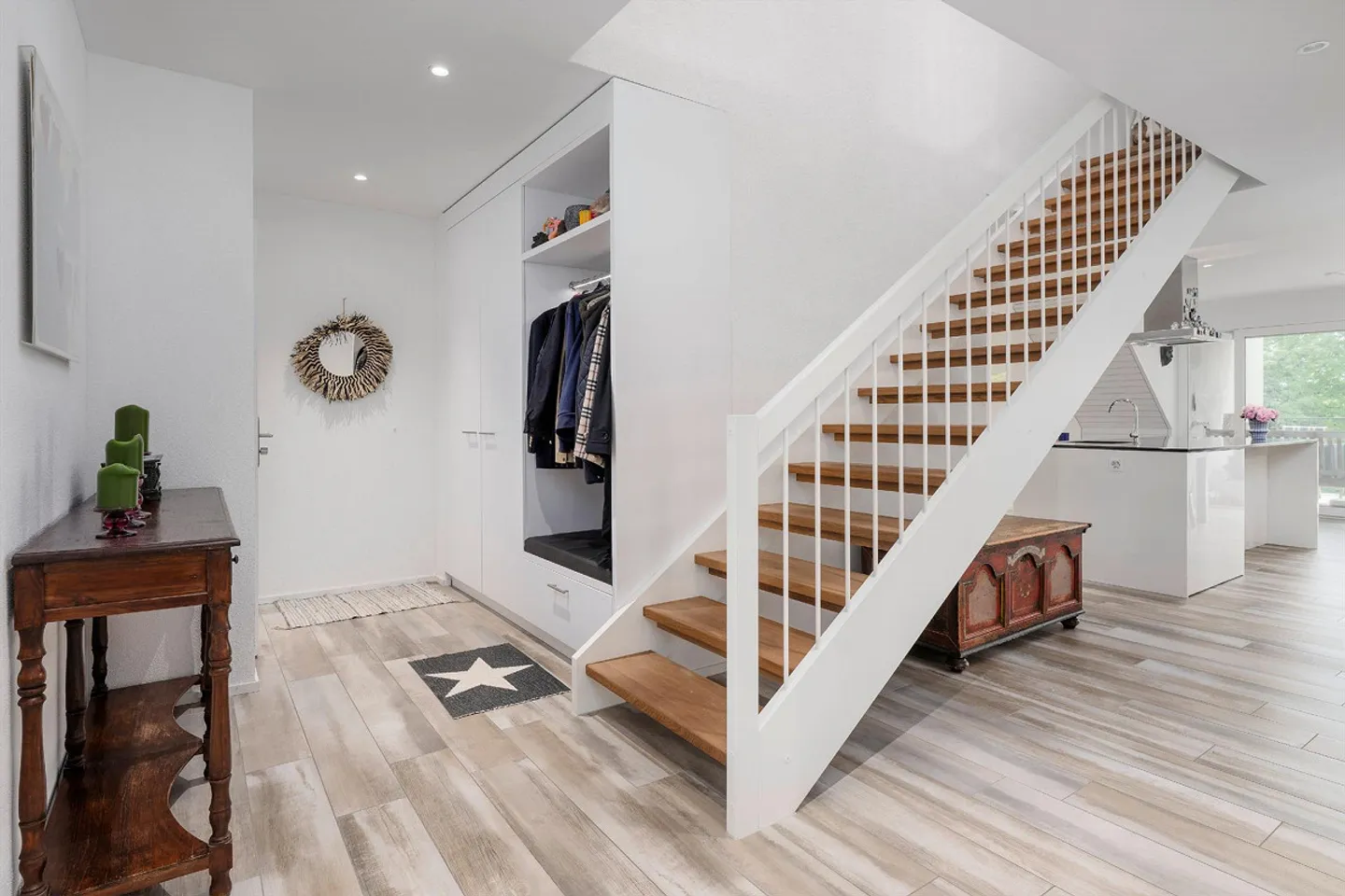 Spacious Maisonette with Style - Photo 2 of 9