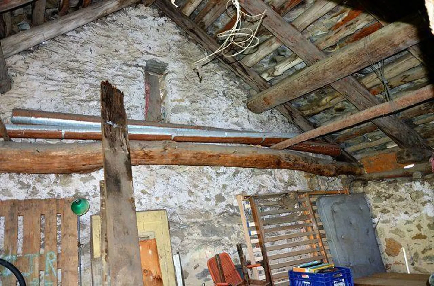 Rustic 2-storey building to renovate with very sunny land - Photo 8 of 13