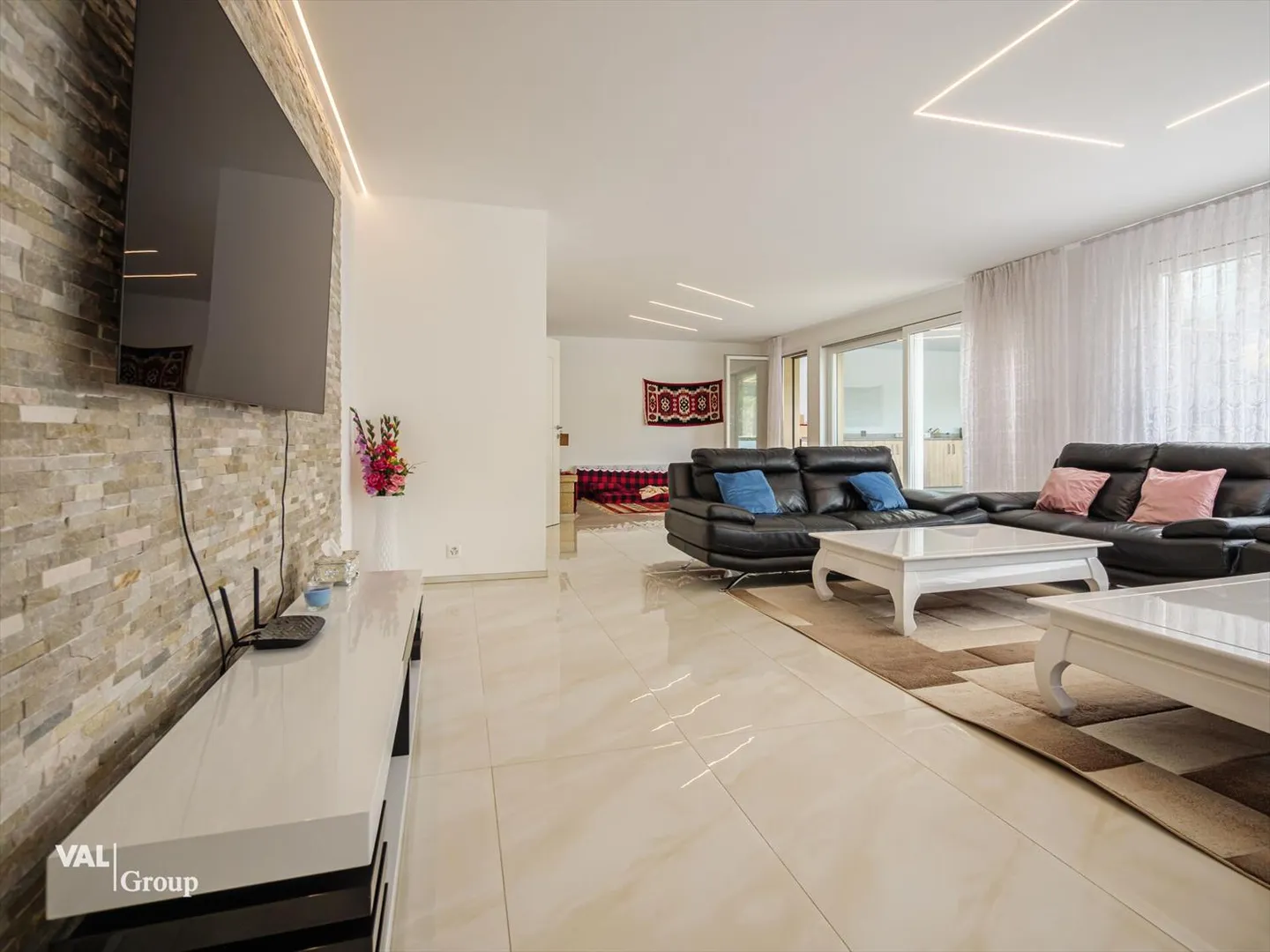 Magnifica casa familiare di lusso nel cuore di Chalais - Foto 1 di 13