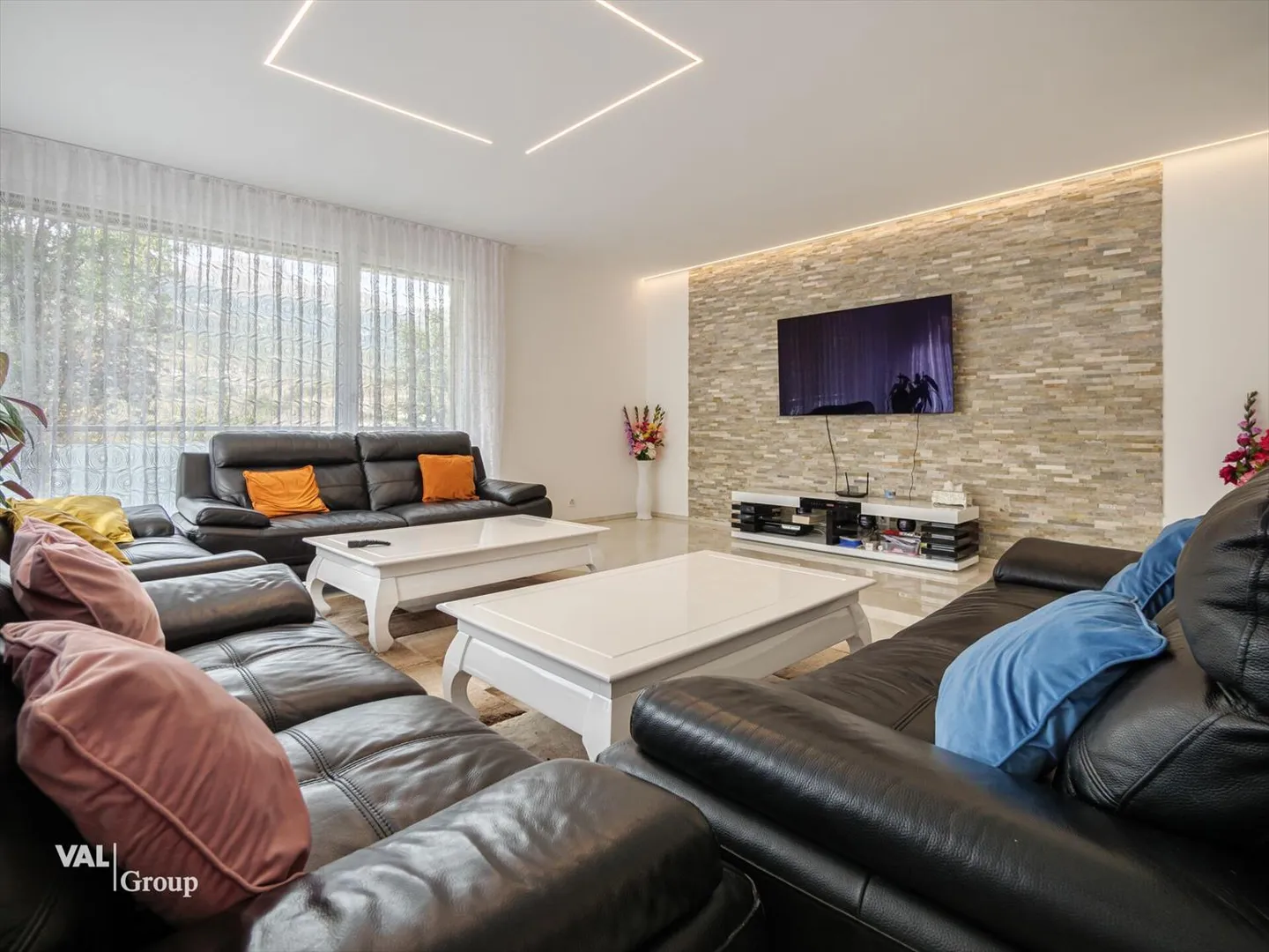 Magnifica casa familiare di lusso nel cuore di Chalais - Foto 2 di 13