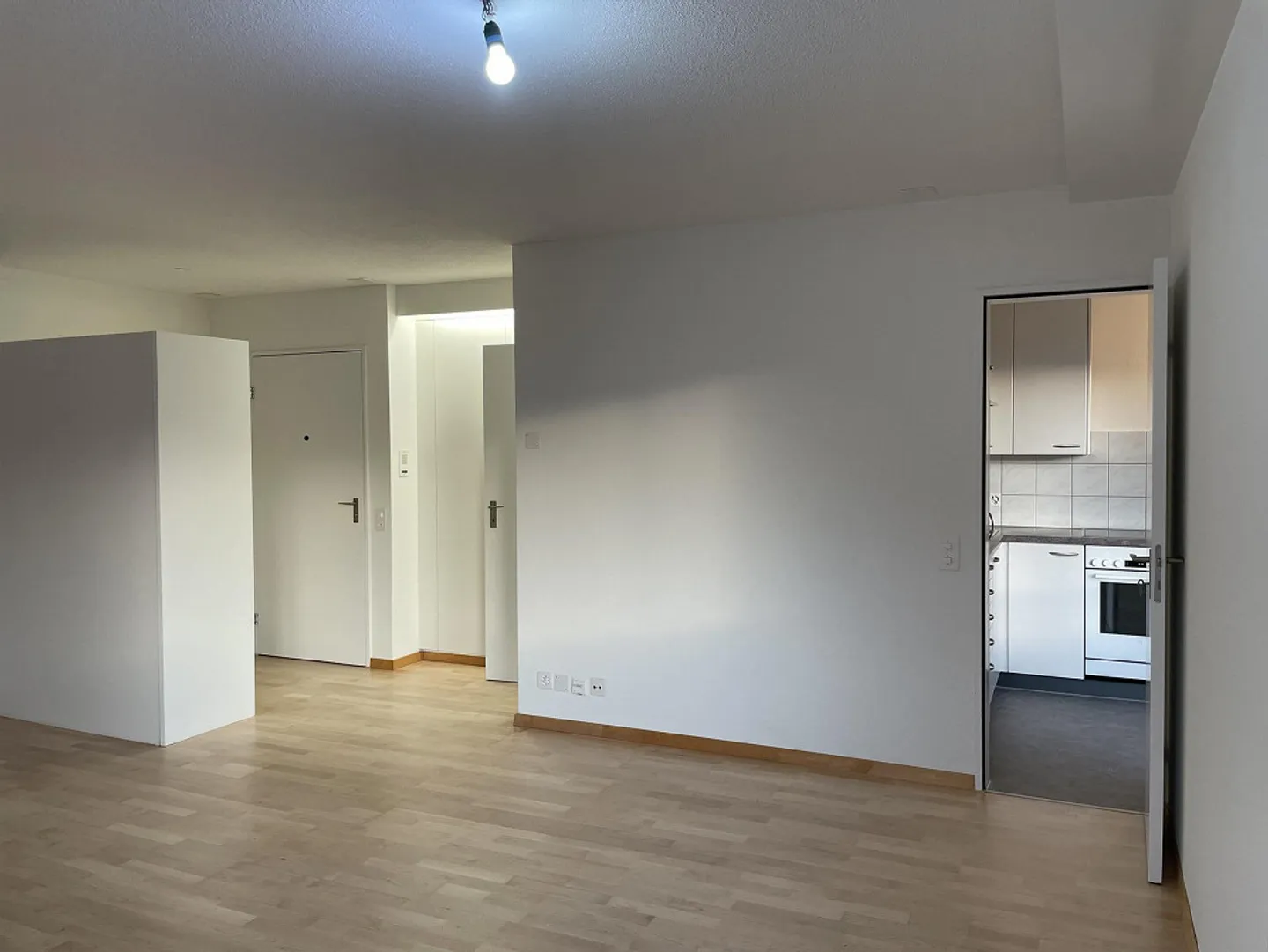 Attraktive 2.5-Zimmerwohnung im 3. OG - Photo 5 of 10