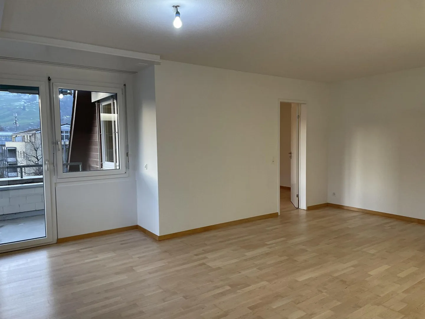 Attraktive 2.5-Zimmerwohnung im 3. OG - Photo 6 of 10