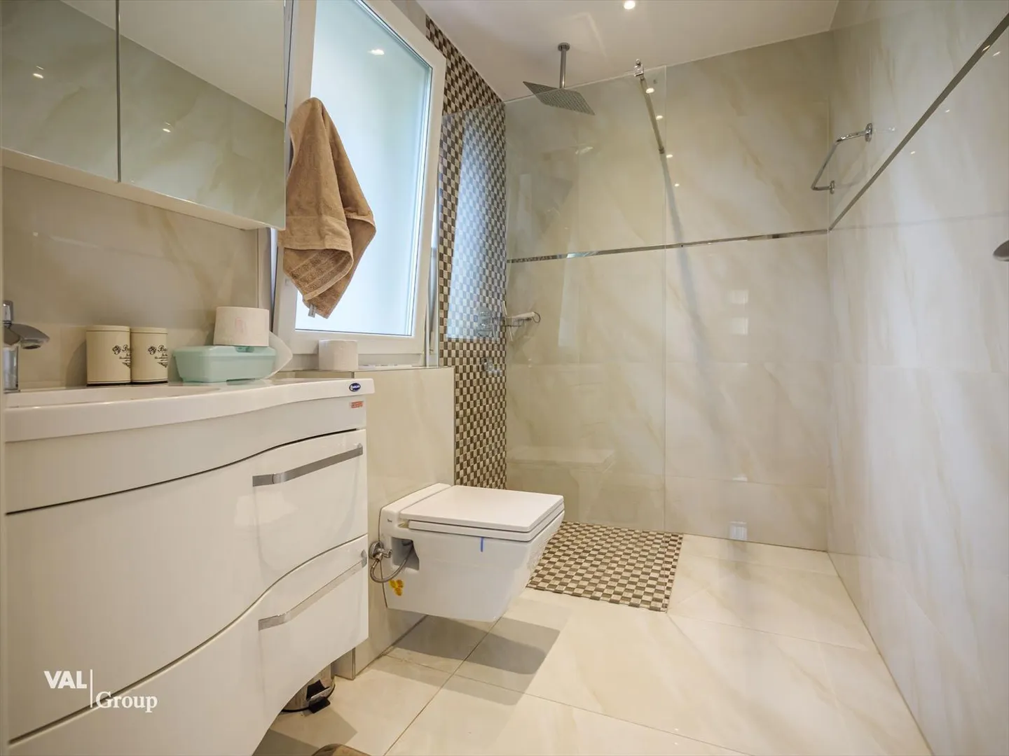 Magnifica casa familiare di lusso nel cuore di Chalais - Foto 9 di 13
