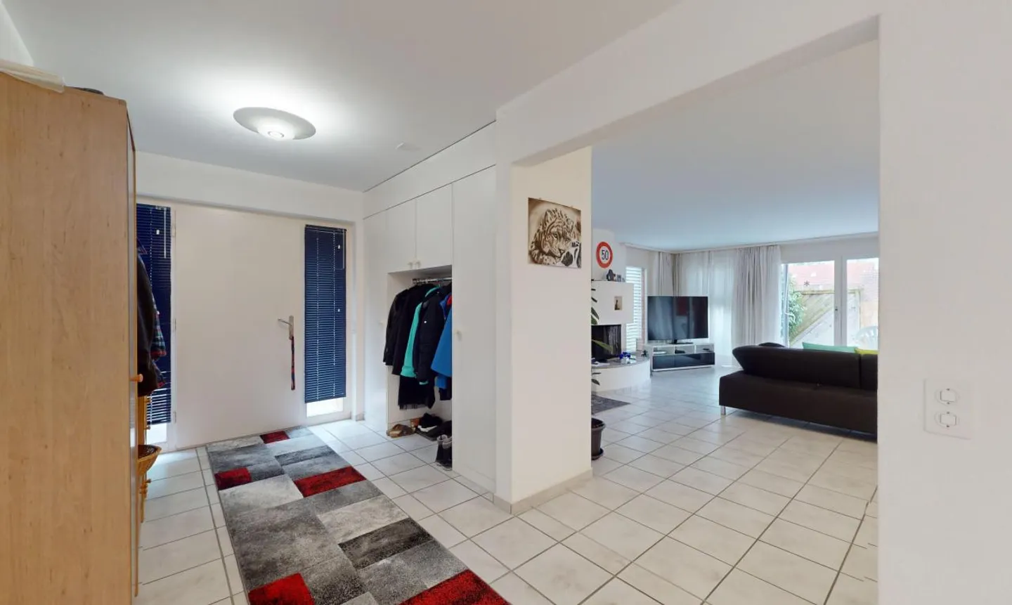 Casa bifamiliare spaziosa di 6,5 stanze - Foto 4 di 13