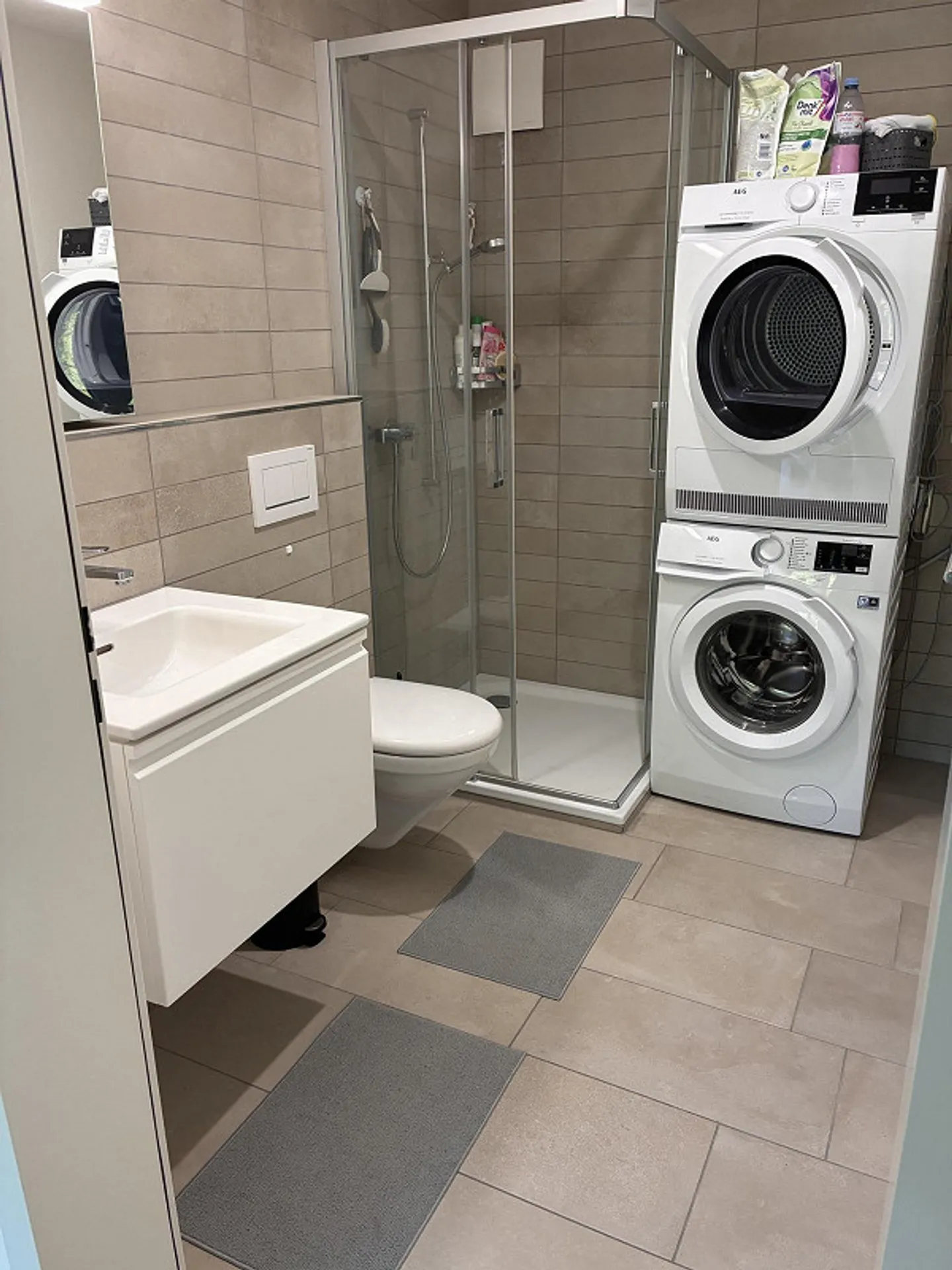 Helle, moderne 2,5 Zimmer-Dachwohnung in Hinteregg zu vermieten - Foto 4 von 4