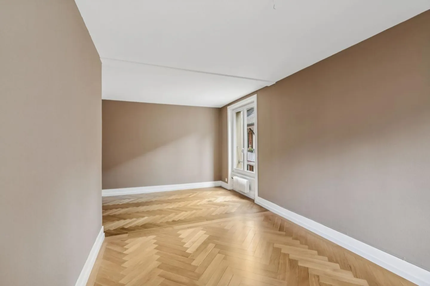 Bright 3.5 room renovated in the heart of the village - Photo 7 of 8