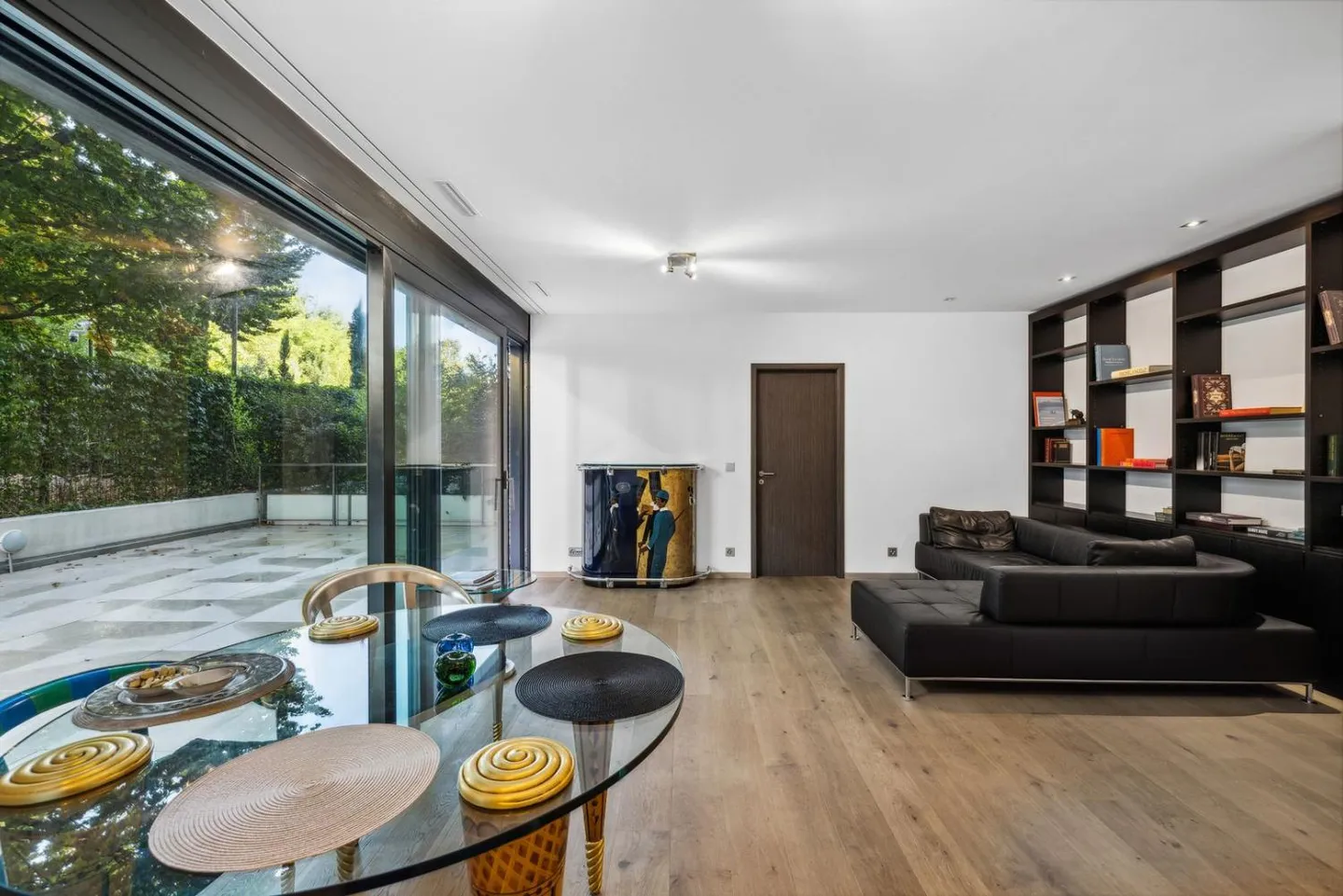 Magnificent 4-room apartment with terrace - Photo 2 of 13