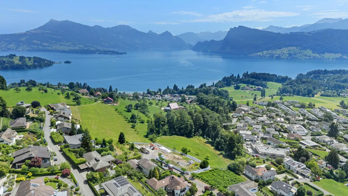 Terrain de construction exclusif avec vue dégagée, tranquillité et intimité - Photo 1 sur 4