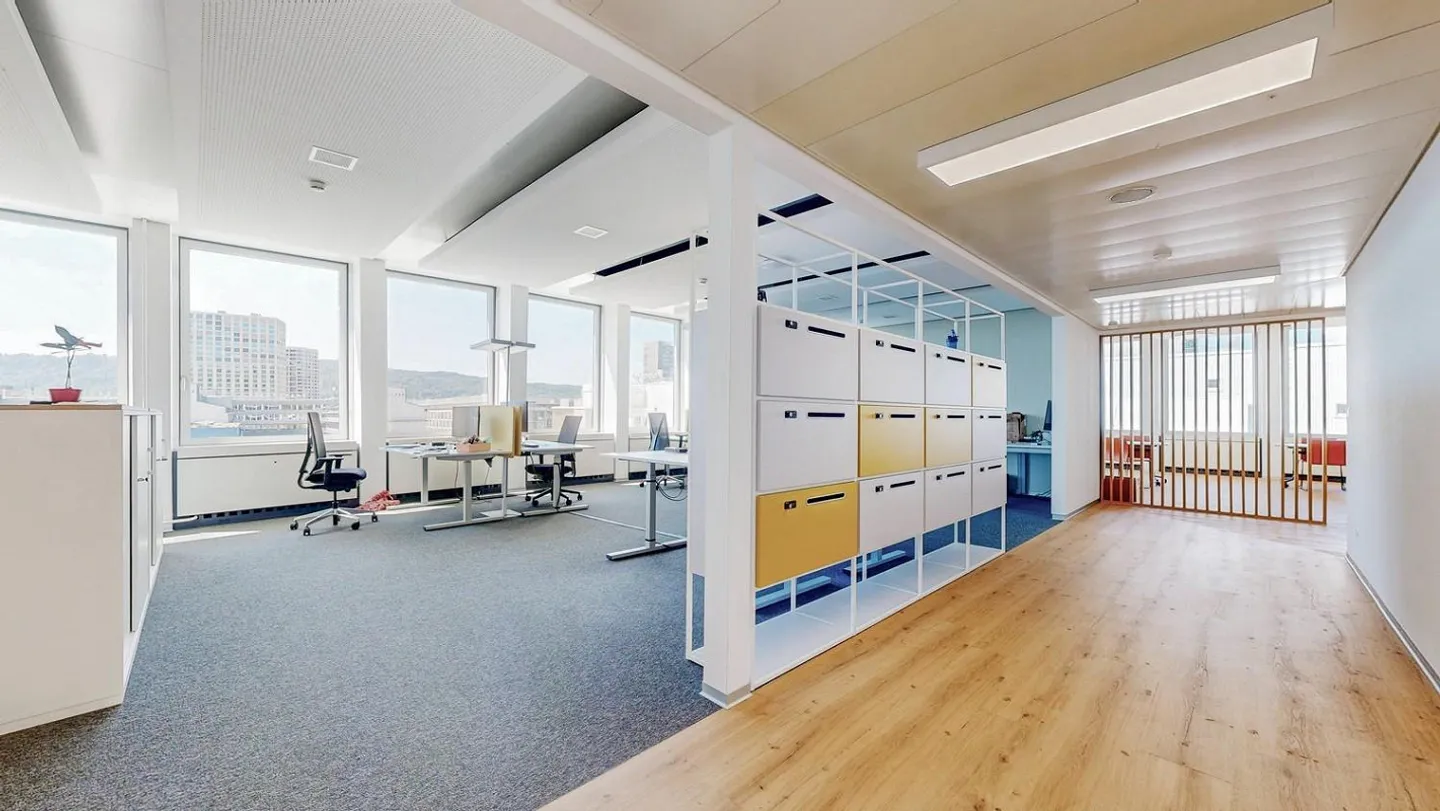 Espace de bureau moderne à Zurich-Ouest d'environ 1 070 m² avec ... - Photo 5 sur 12
