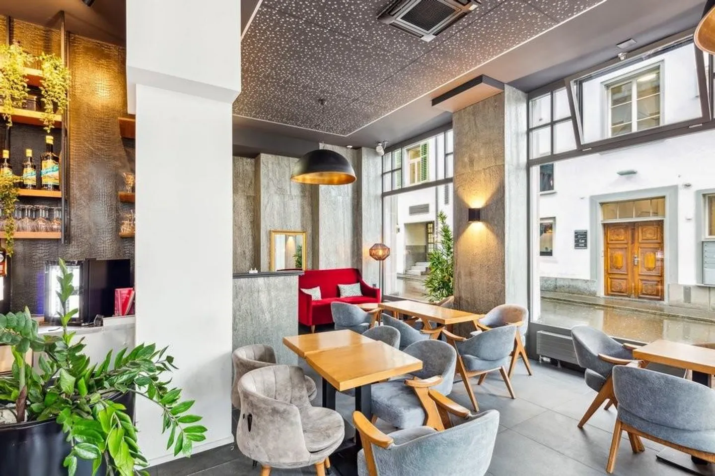 Espace commercial attrayant dans un emplacement central - Photo 3 sur 10