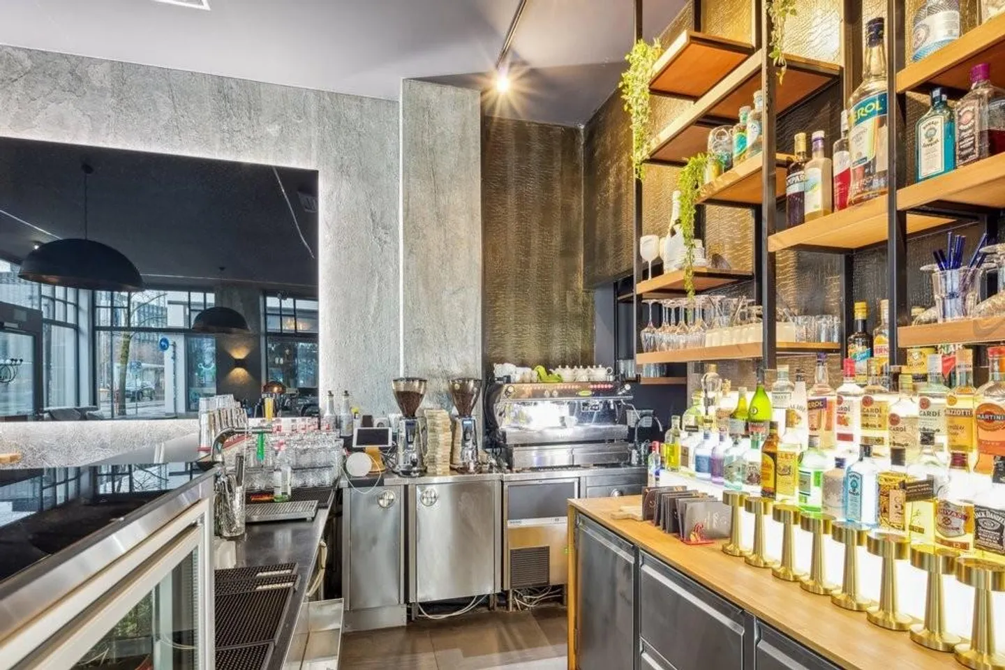 Espace commercial attrayant dans un emplacement central - Photo 7 sur 10