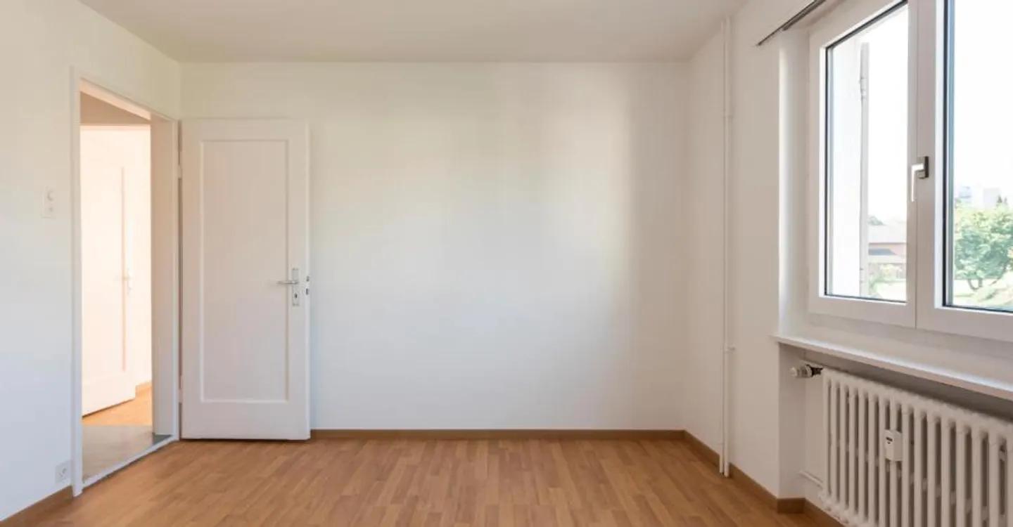 Cozy Family Apartment in Quiet Area - Photo 5 of 5