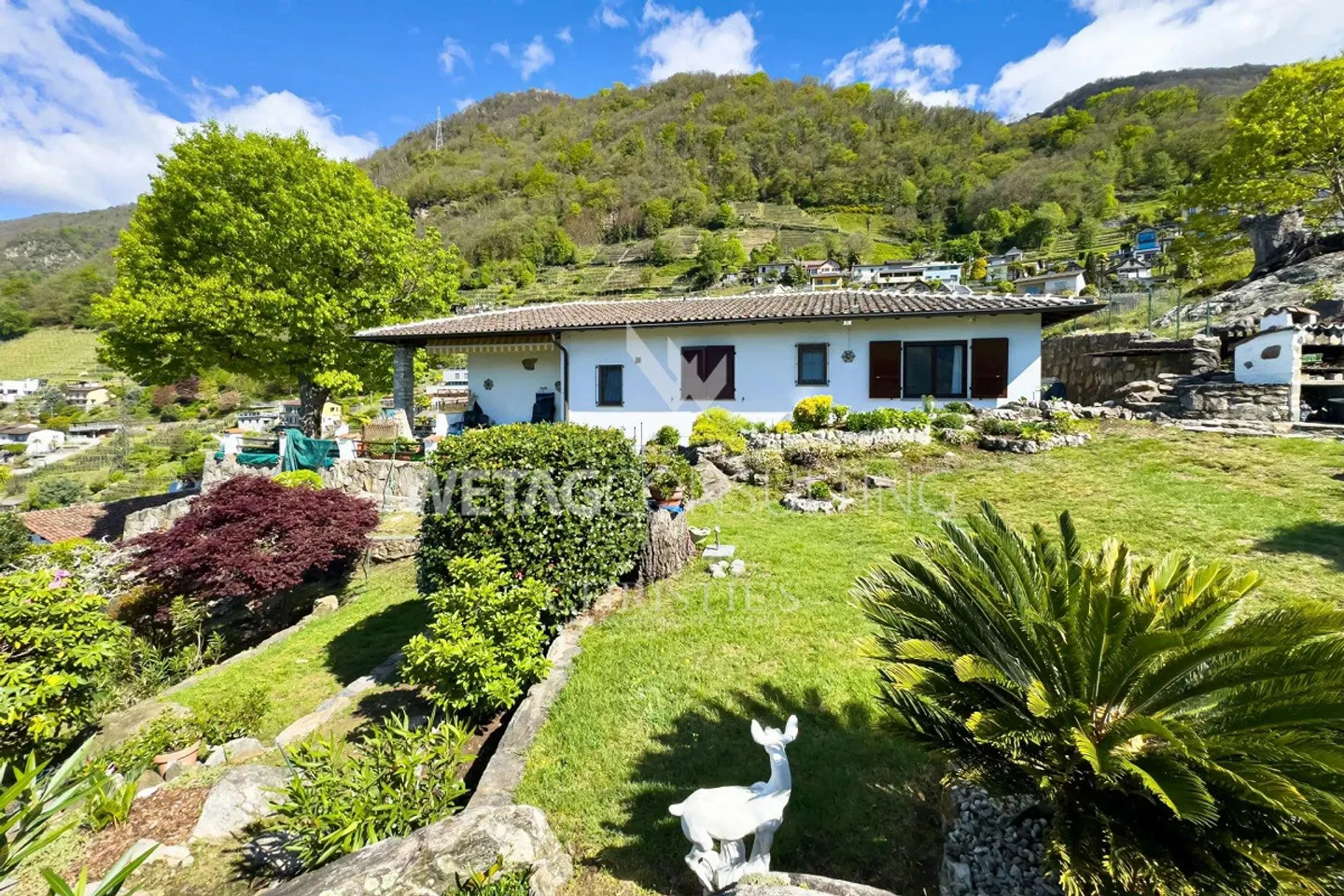 Riazzino?Lavertezzo: Mediterranean villa with large garden & outdoor pool for sale - Photo 2 of 11