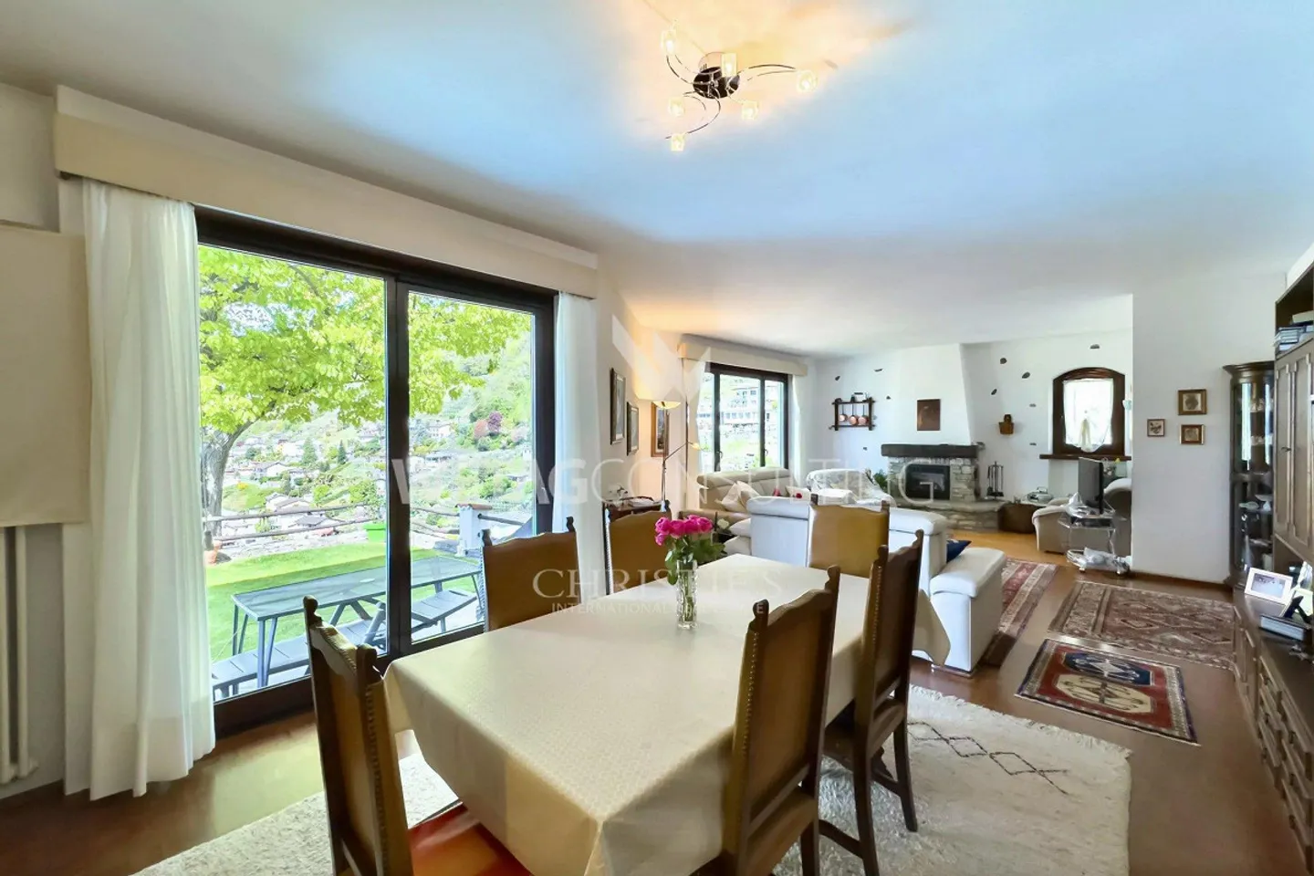 Riazzino?Lavertezzo: Mediterranean villa with large garden & outdoor pool for sale - Photo 6 of 11