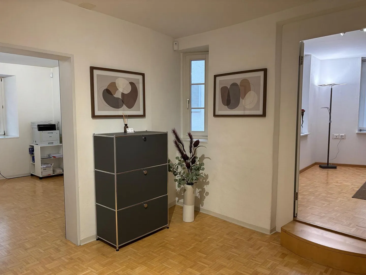 Attractive office space for rent in the old town of Chur - Photo 3 of 7