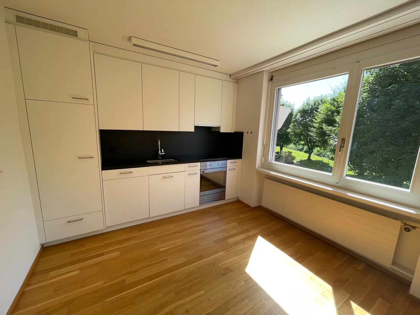 Charming 1.5-room apartment in the heart of Emmenbrücke - Photo 1 of 10